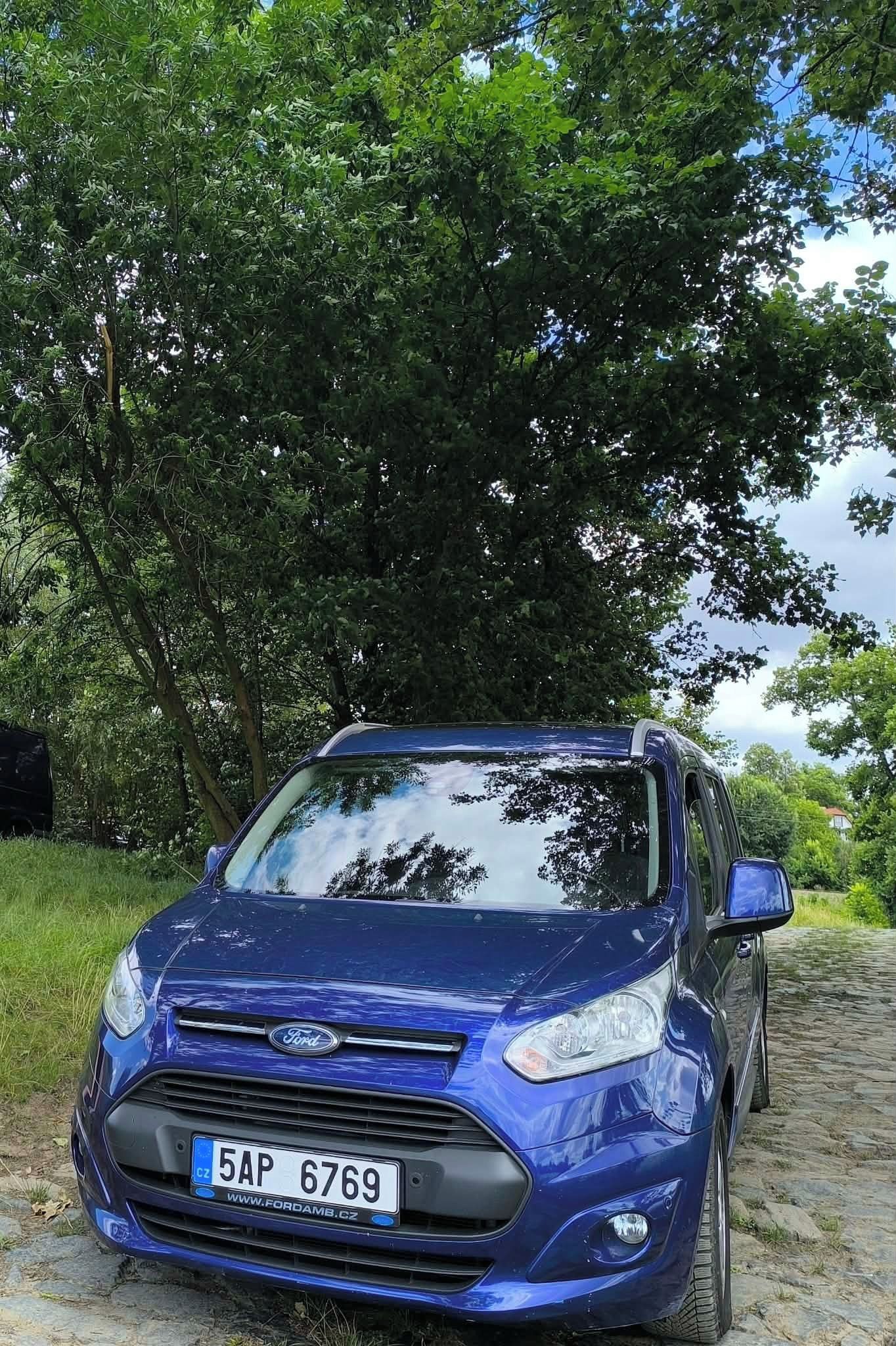 Ford Tourneo Connect, 1,5 TDCi, 74 kW 7 míst - fotka 6