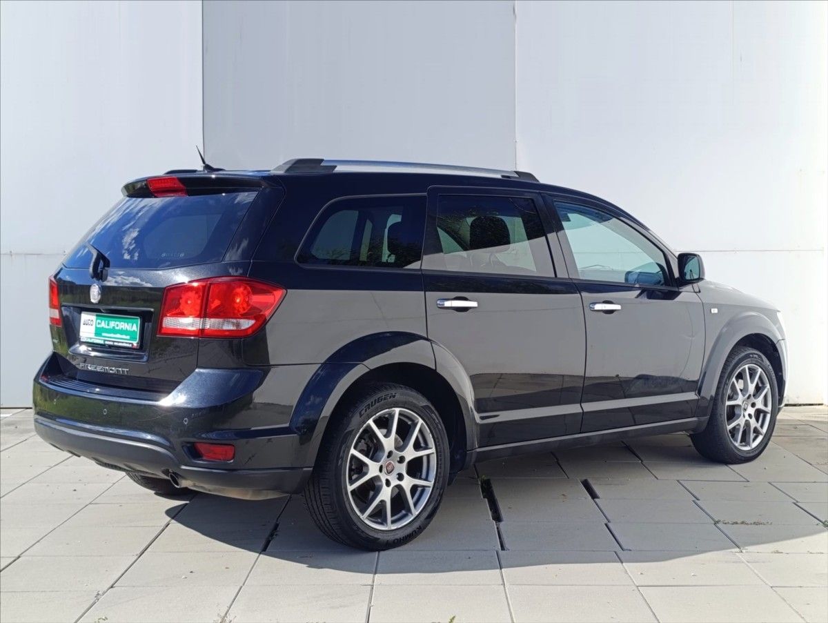 Fiat Freemont, 2,0 MULTIJET 7MÍST AWD AT NAVI - fotka 6