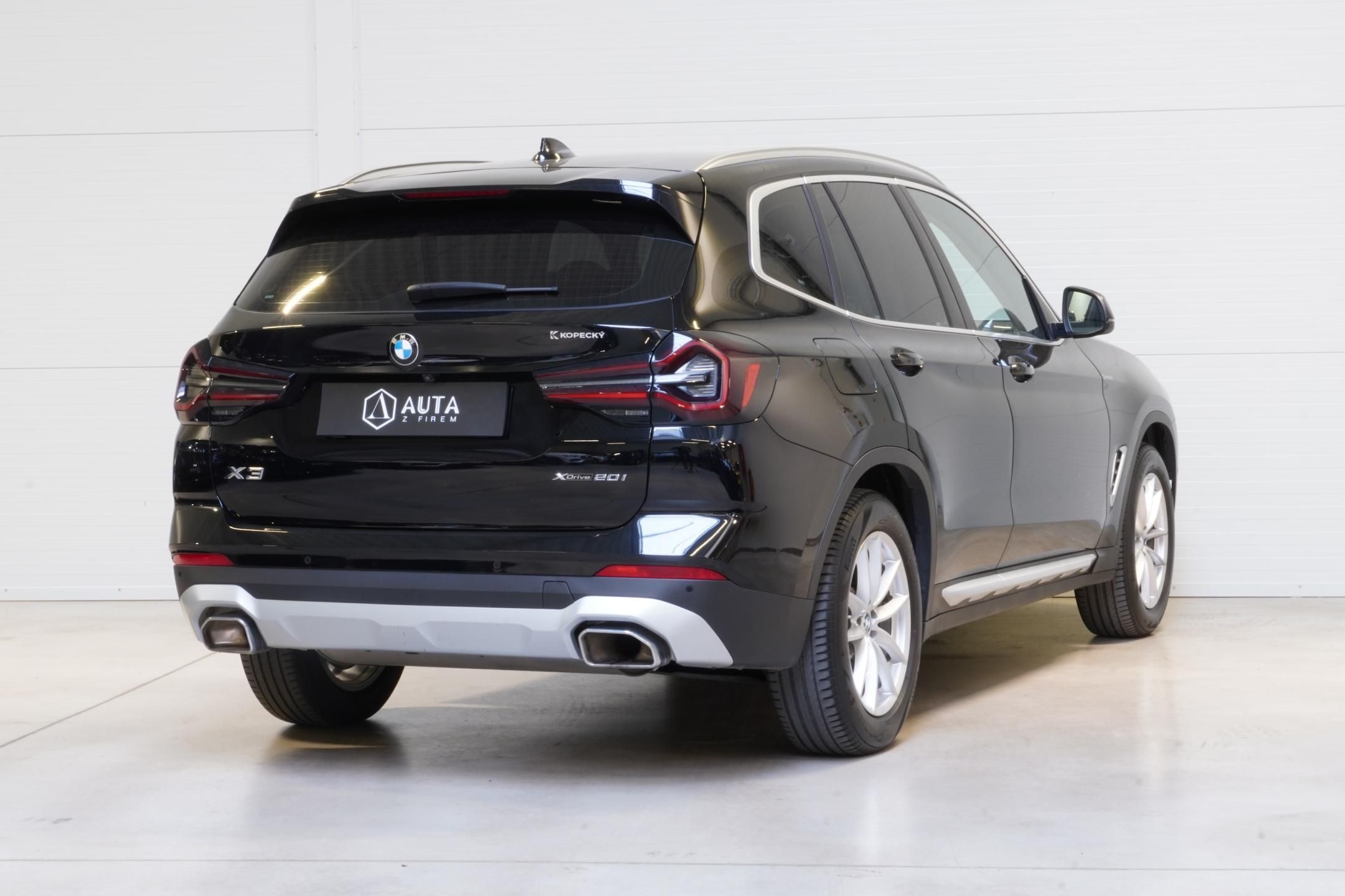 BMW X3, Xdrive20i,ČR,Kamera,Vyhř.volan - fotka 6