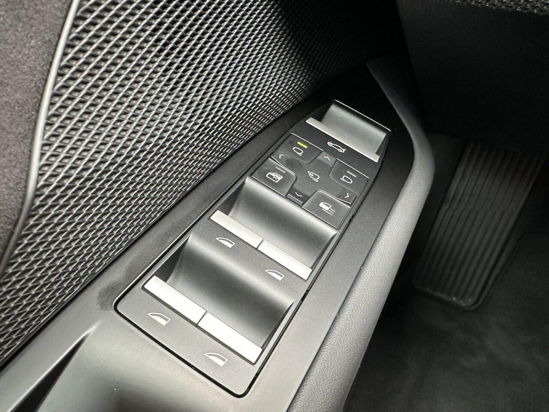 BMW iX3, 50 xDrive M-Sport Pro HuD H/K - fotka 4