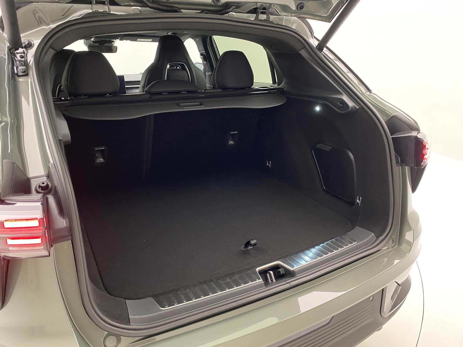Lynk & Co 01, MORE PHEV AUT CZ 1.maj - fotka 4