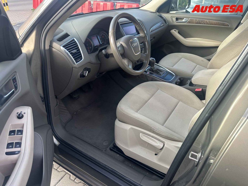Audi Q5, 2.0 TDi - fotka 3