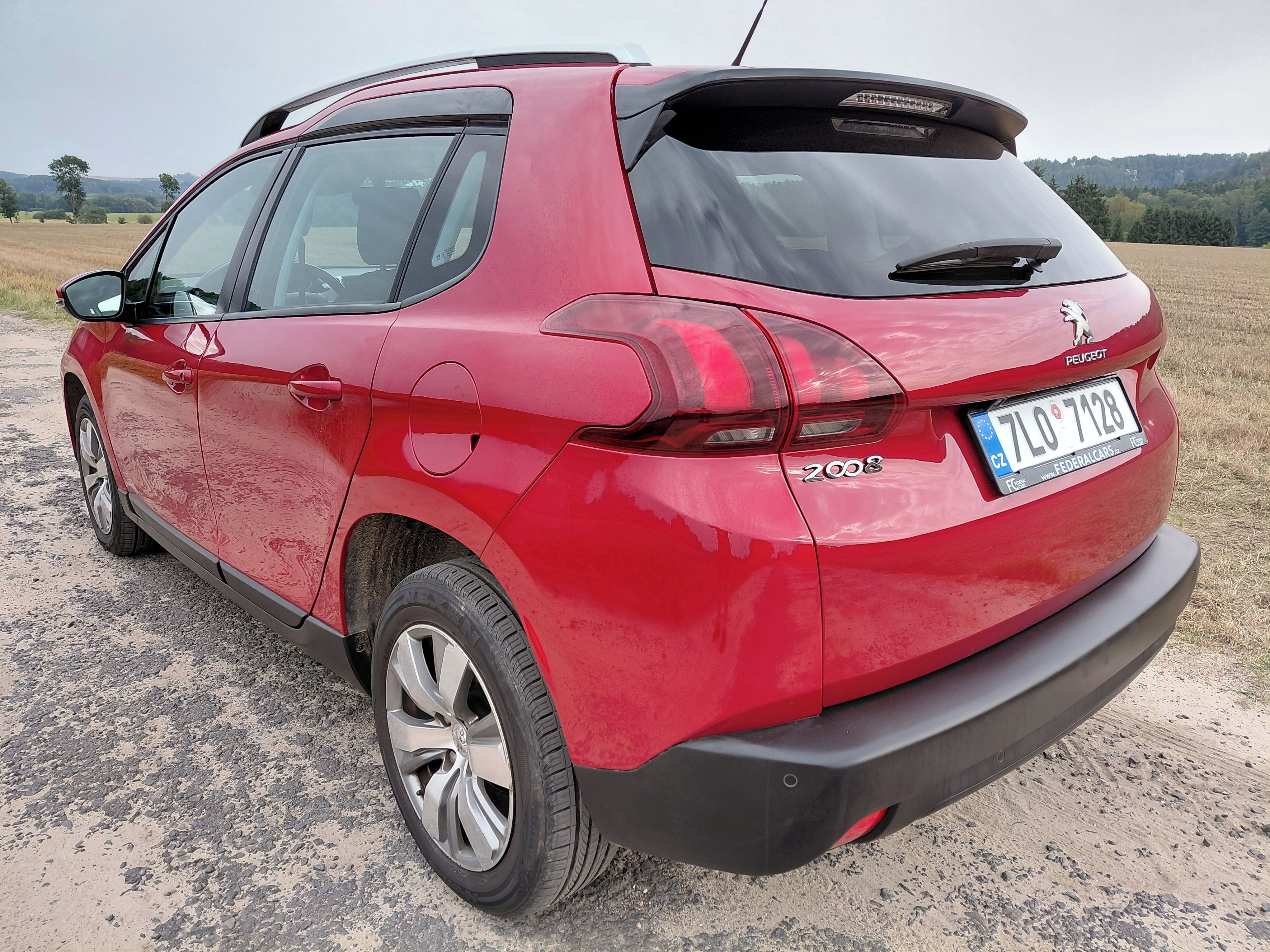 Peugeot 2008, 50t.km,kamera,panorama,6xrychl - fotka 3