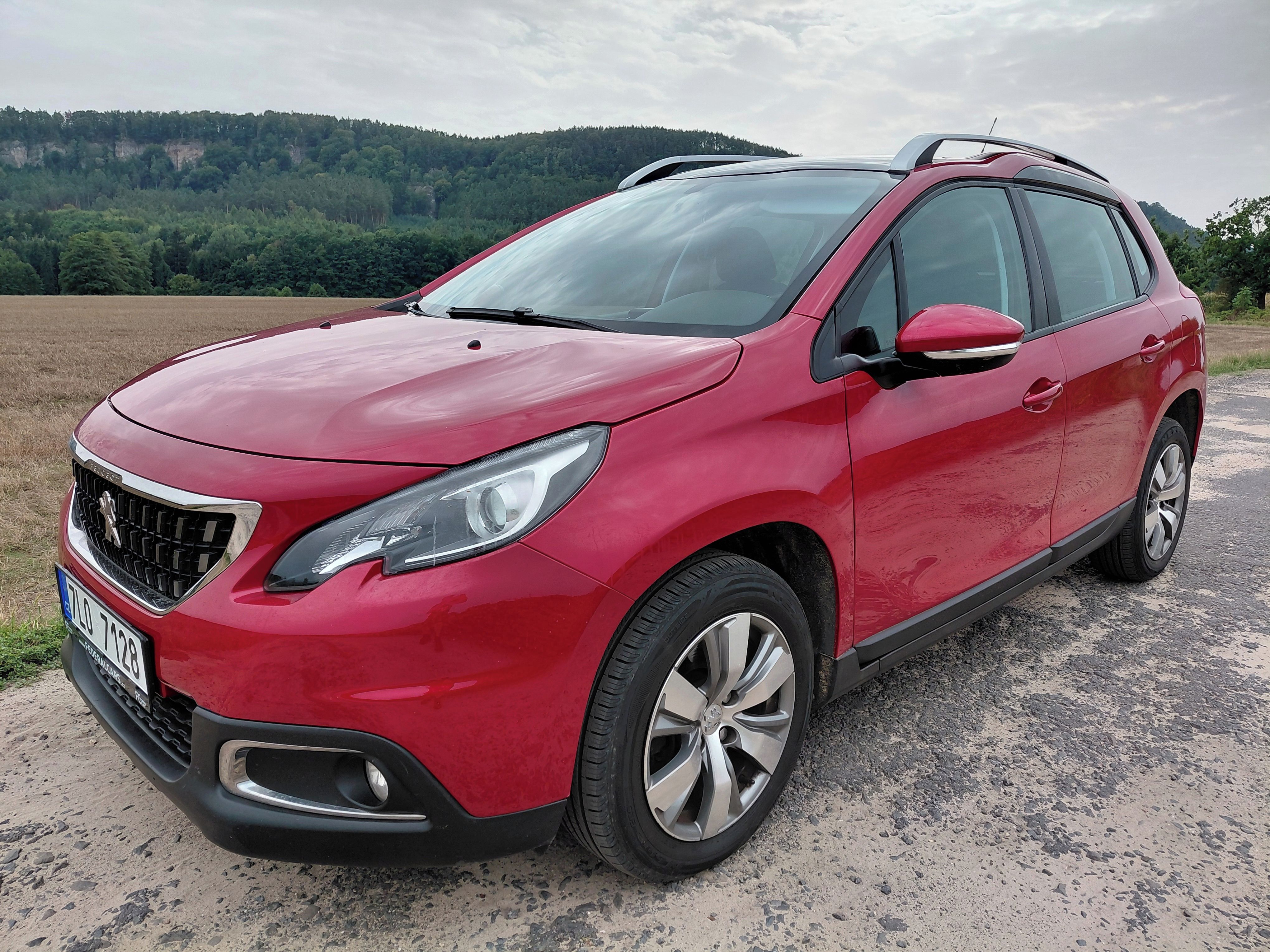 Peugeot 2008, 50t.km,kamera,panorama,6xrychl