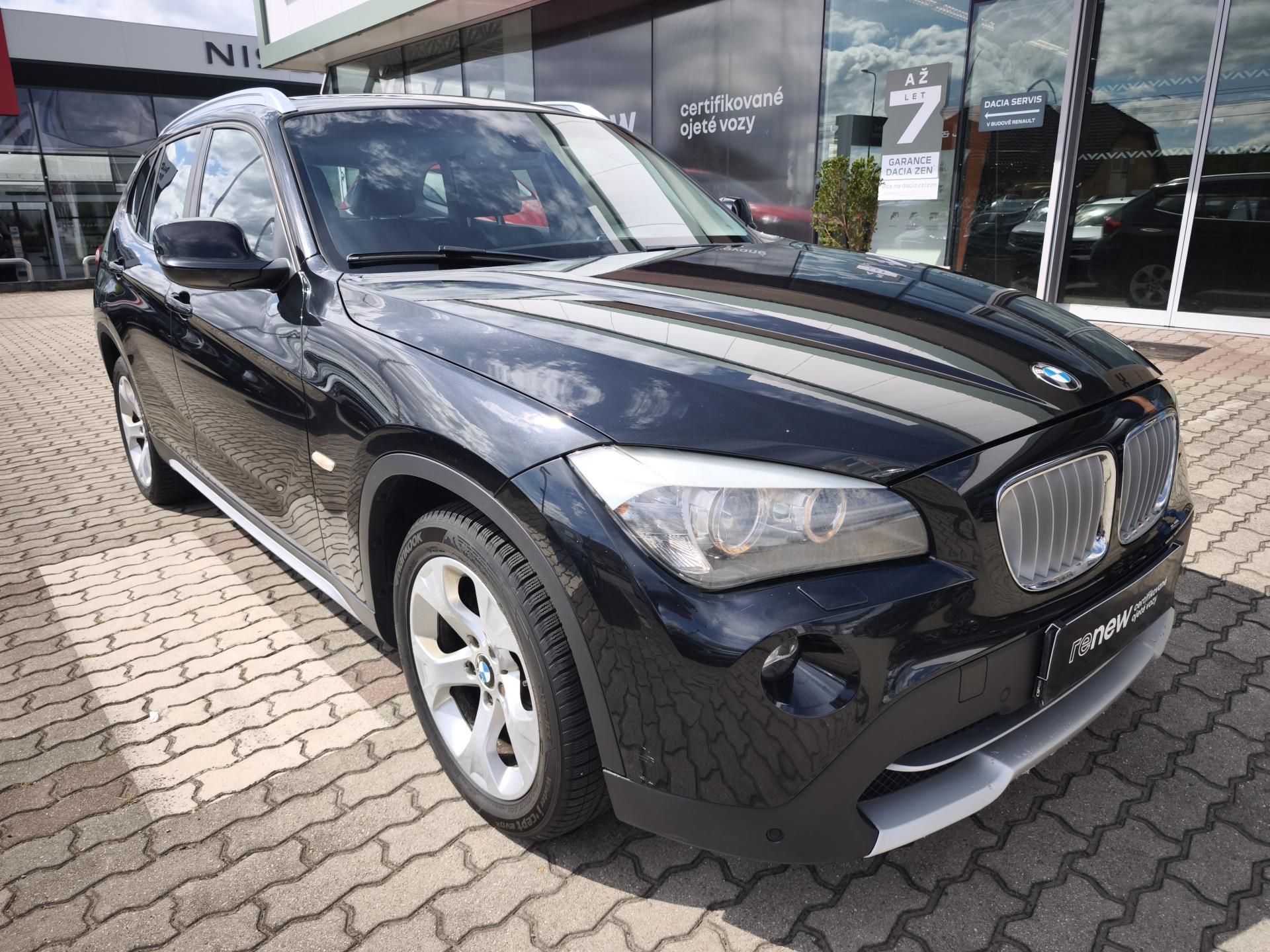 BMW X1, 2011 ČR 2.0d 150kW 2.MAJITEL - fotka 2