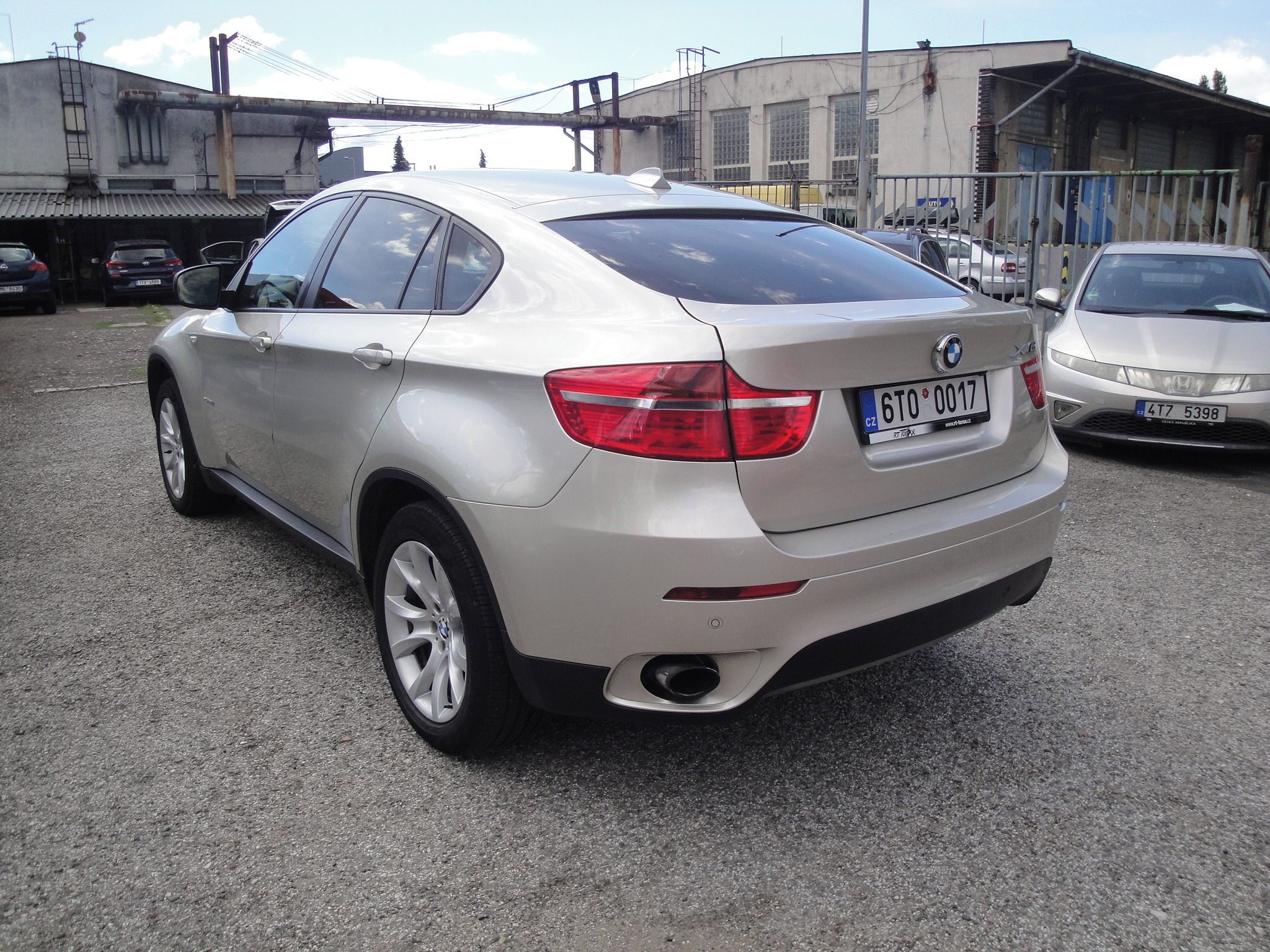 BMW X6, 3.0d,210kw, X Drive1.maj CZ - fotka 6