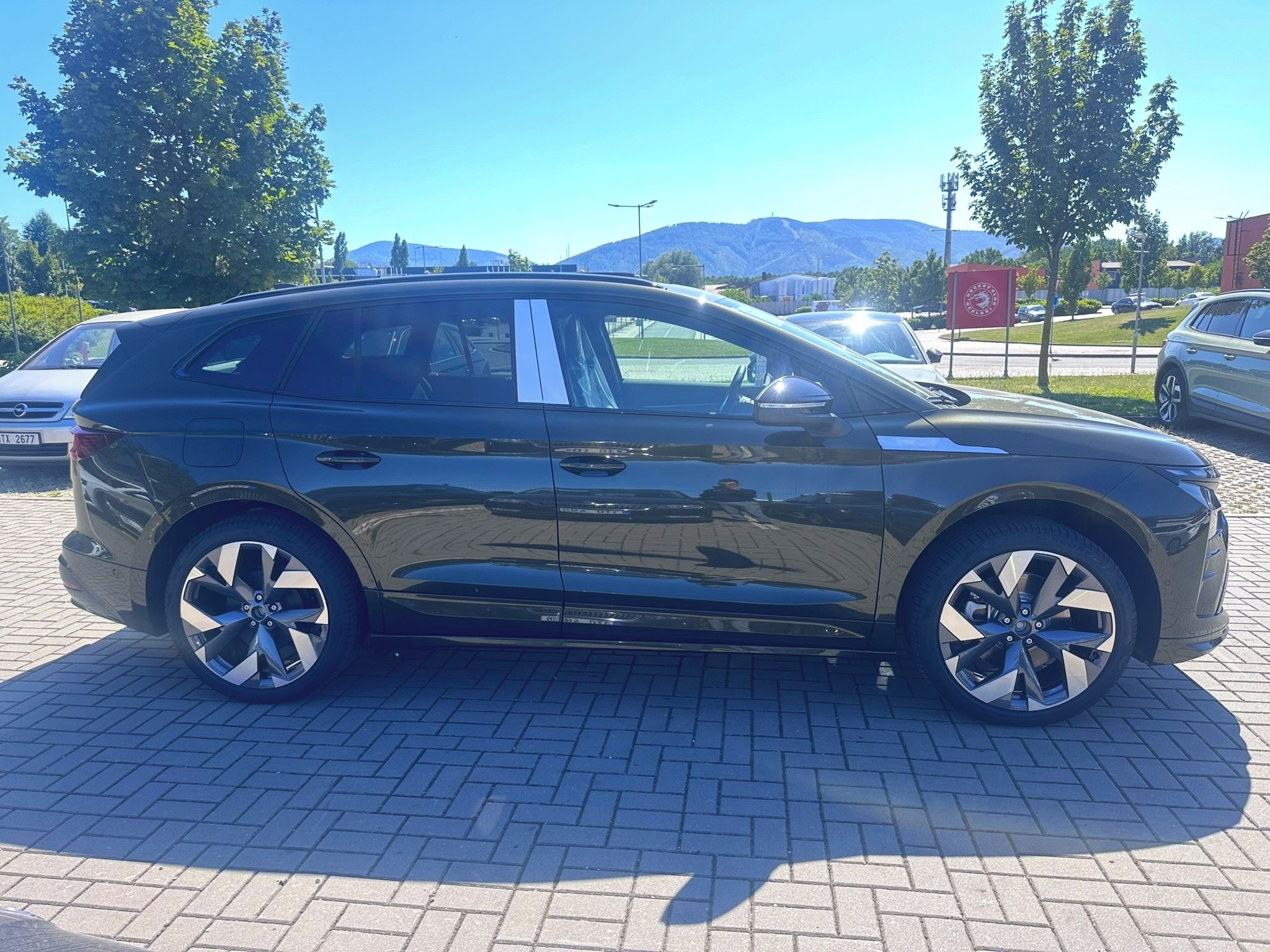 Škoda Enyaq, VRS, 4x4,250 kW, 82kWh,SKLADEM - fotka 6