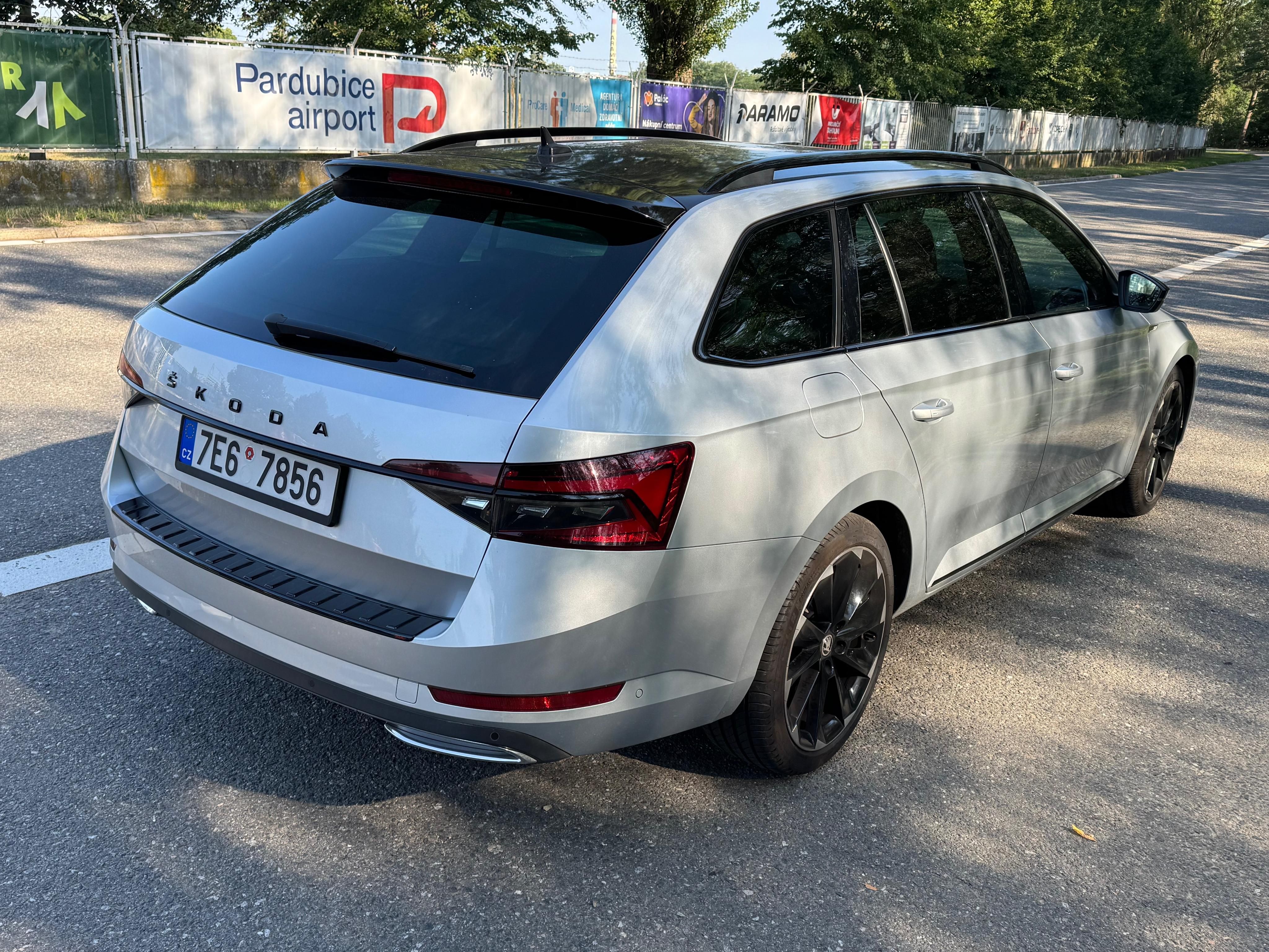 Škoda Superb, 2.0 TDi 147Kw, SPORTLINE - fotka 4
