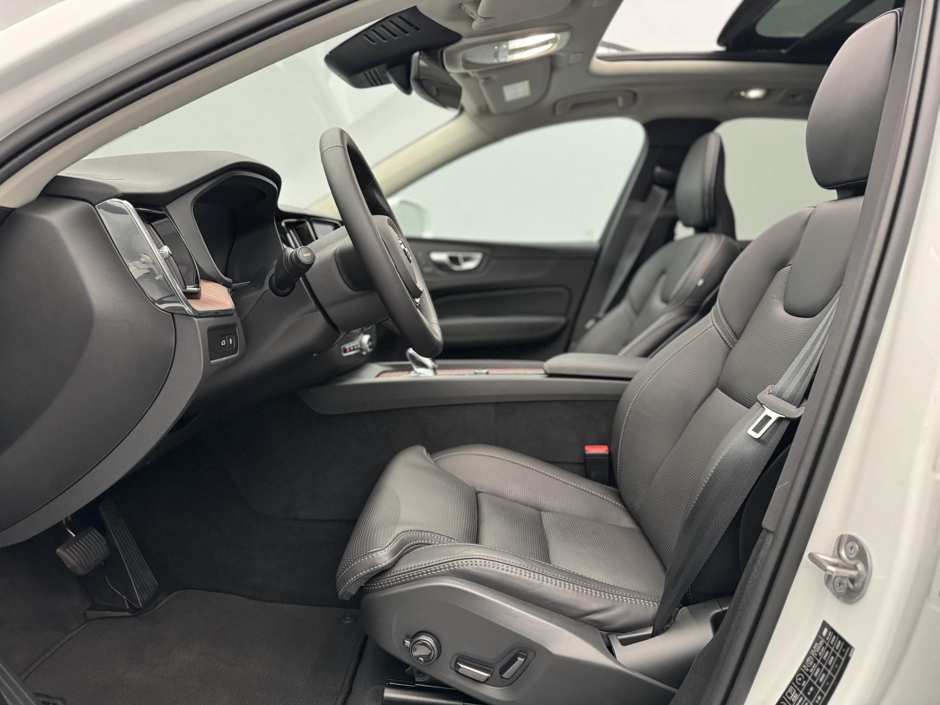 Volvo XC60, T8 AWD RECHARGE BRIGHT PLUS - fotka 3