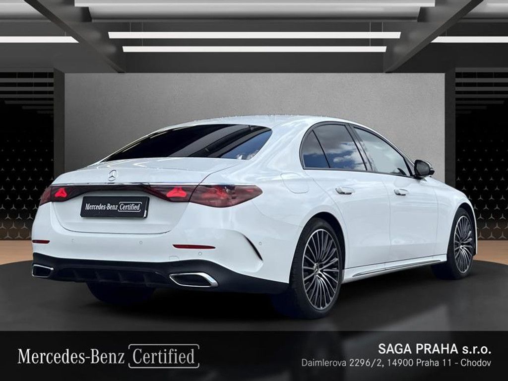 Mercedes-Benz Třídy E, Třída E 220 d 4MATIC AMG Line - fotka 4