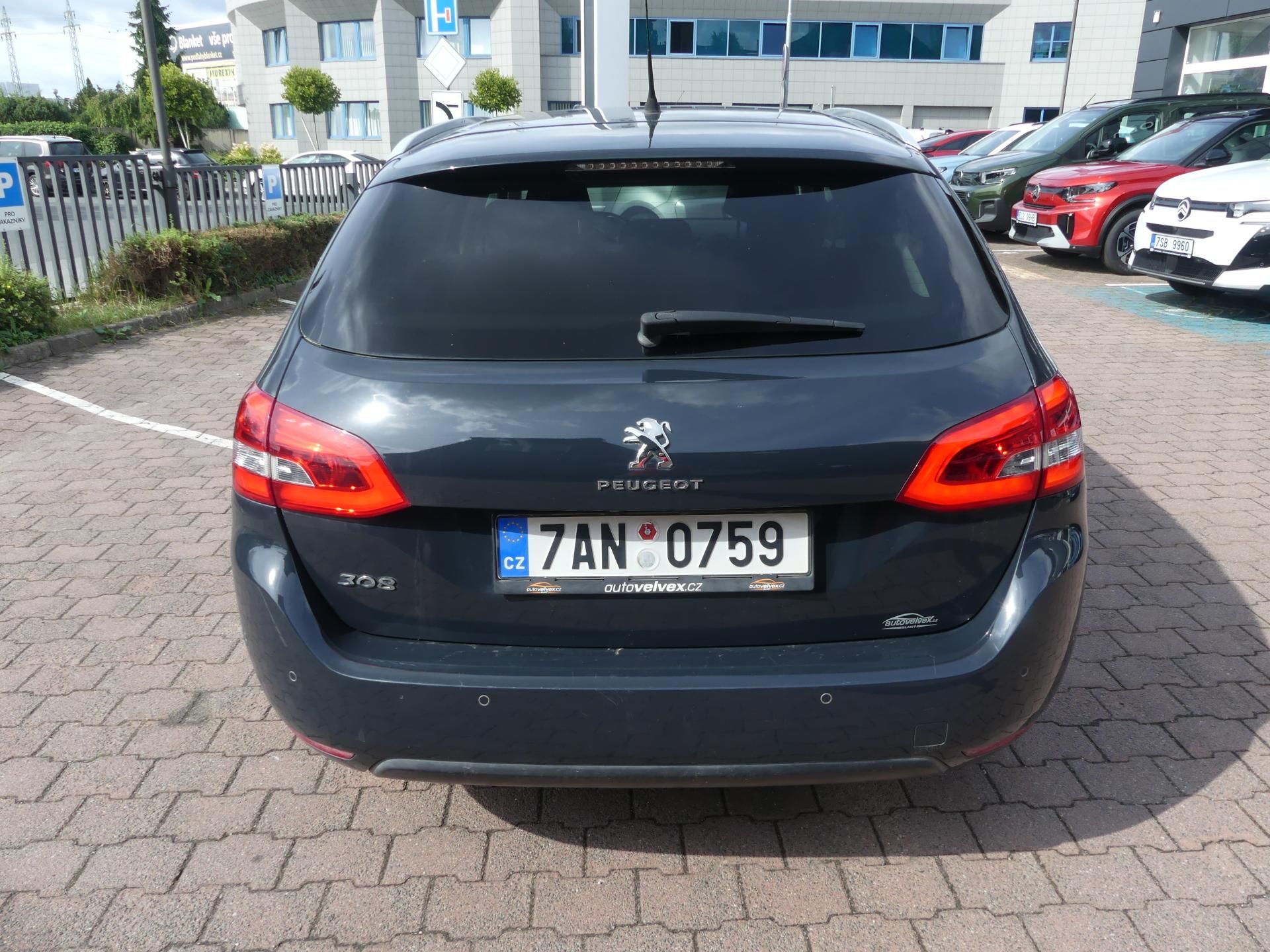Peugeot 308, 1,2 PT 130 EAT8 - fotka 6