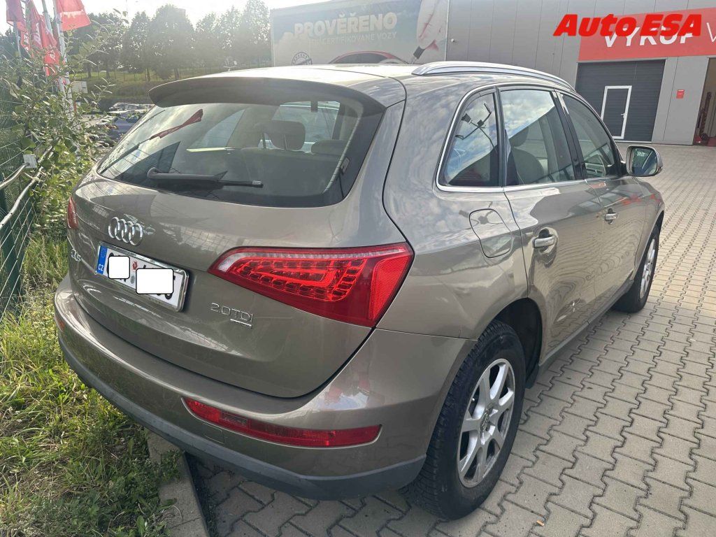 Audi Q5, 2.0 TDi - fotka 2