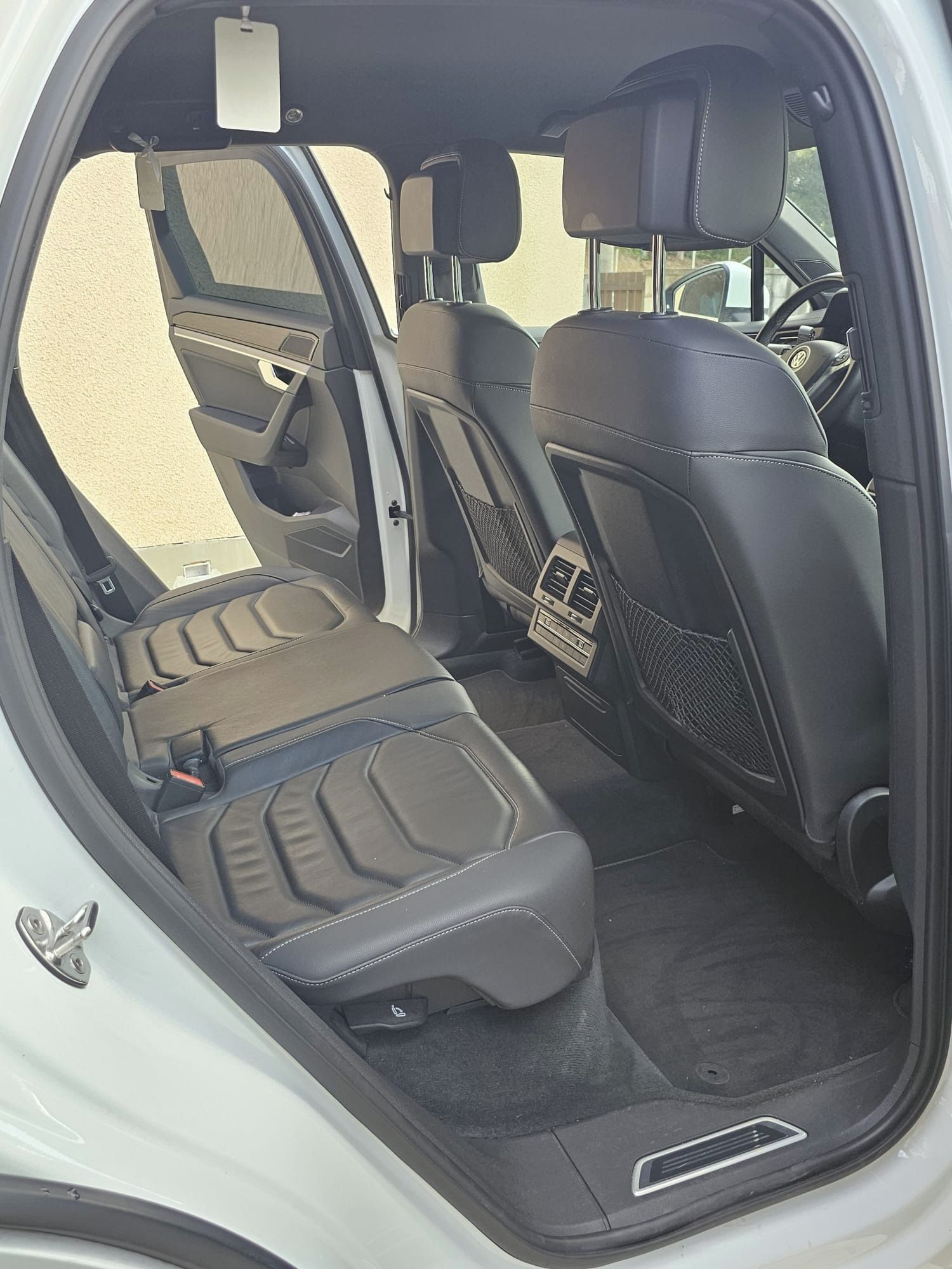 Volkswagen Touareg, 3,0 TDI  R-Line, 4x4 Automat - fotka 4