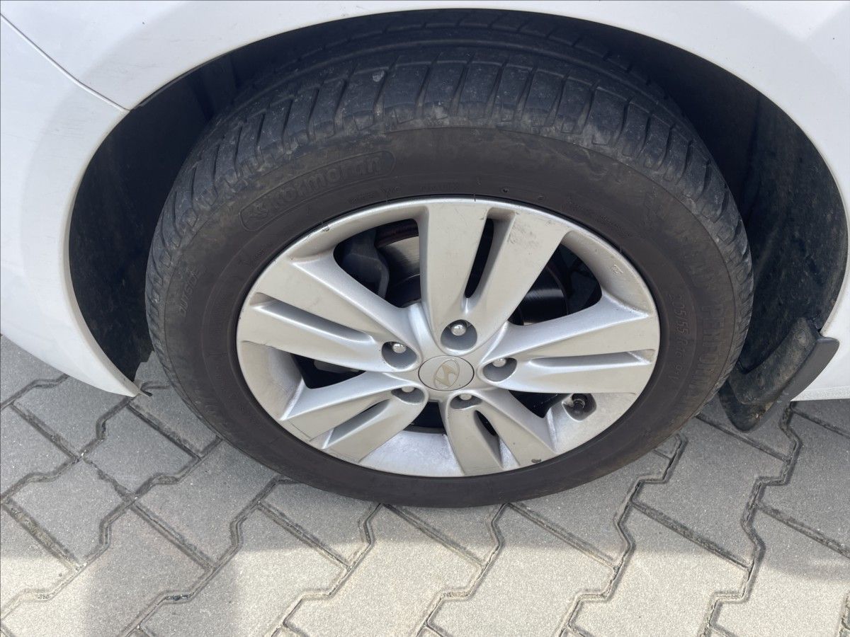 Hyundai ix20, 1,6 CRDi ČR 2.MAJITELKA KAMERA - fotka 6