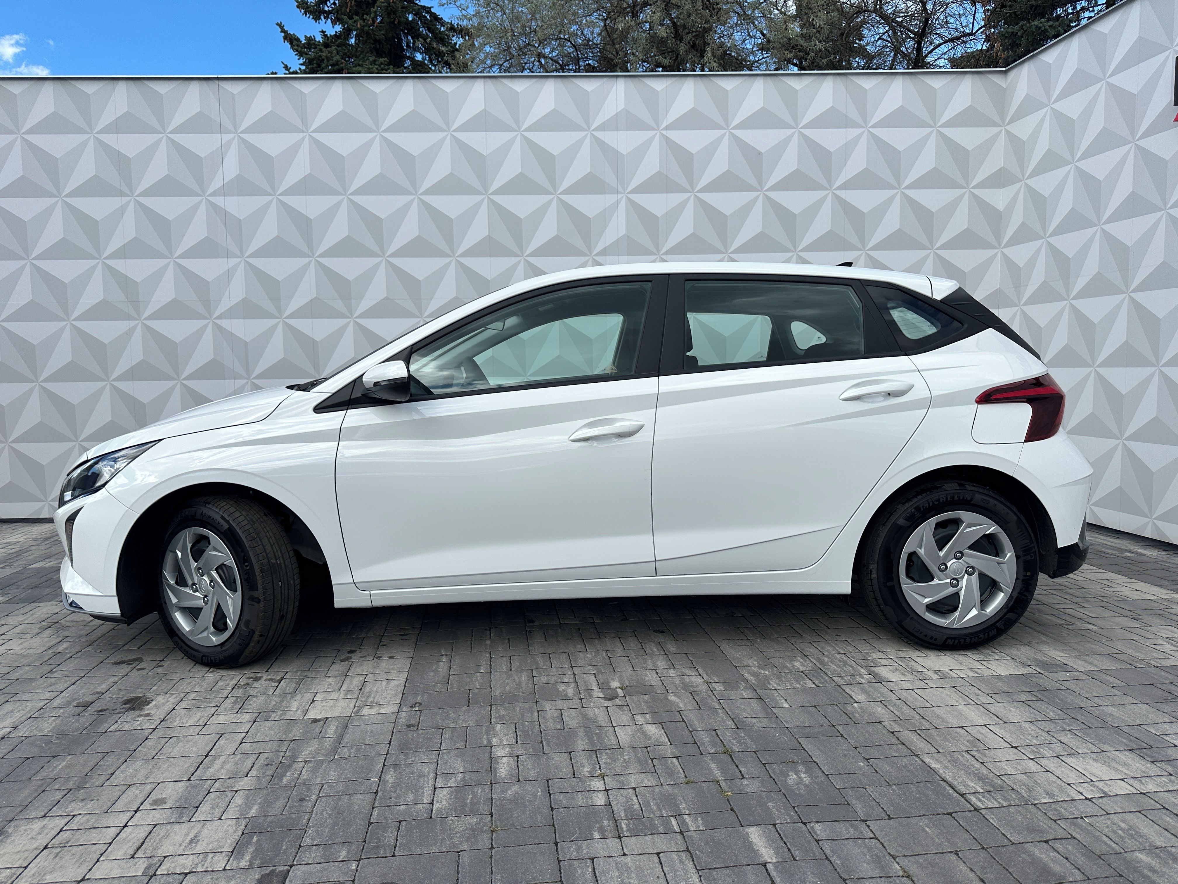 Hyundai i20, 26 1.0 TGD-i COMFORT - fotka 2
