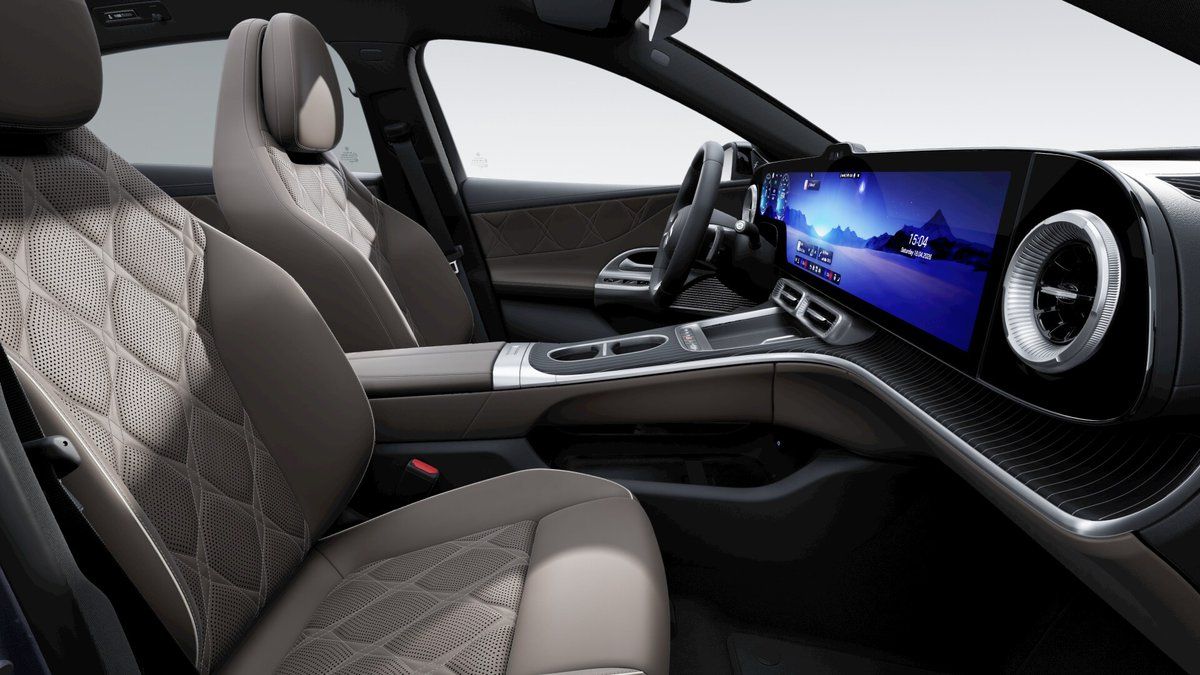 Mercedes-Benz Třídy C, 400 4MATIC Electric Linie AMG - fotka 4