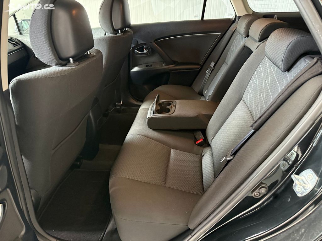 Toyota Avensis, fotka 19