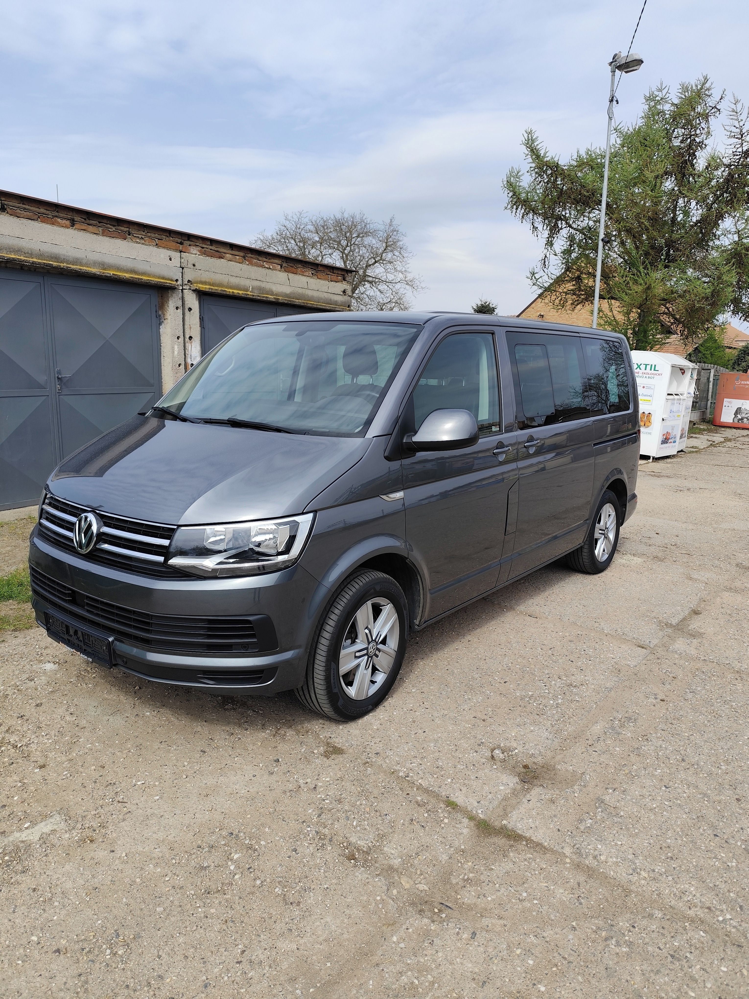 Volkswagen Multivan, 2.0 TDI - Servisováno VW