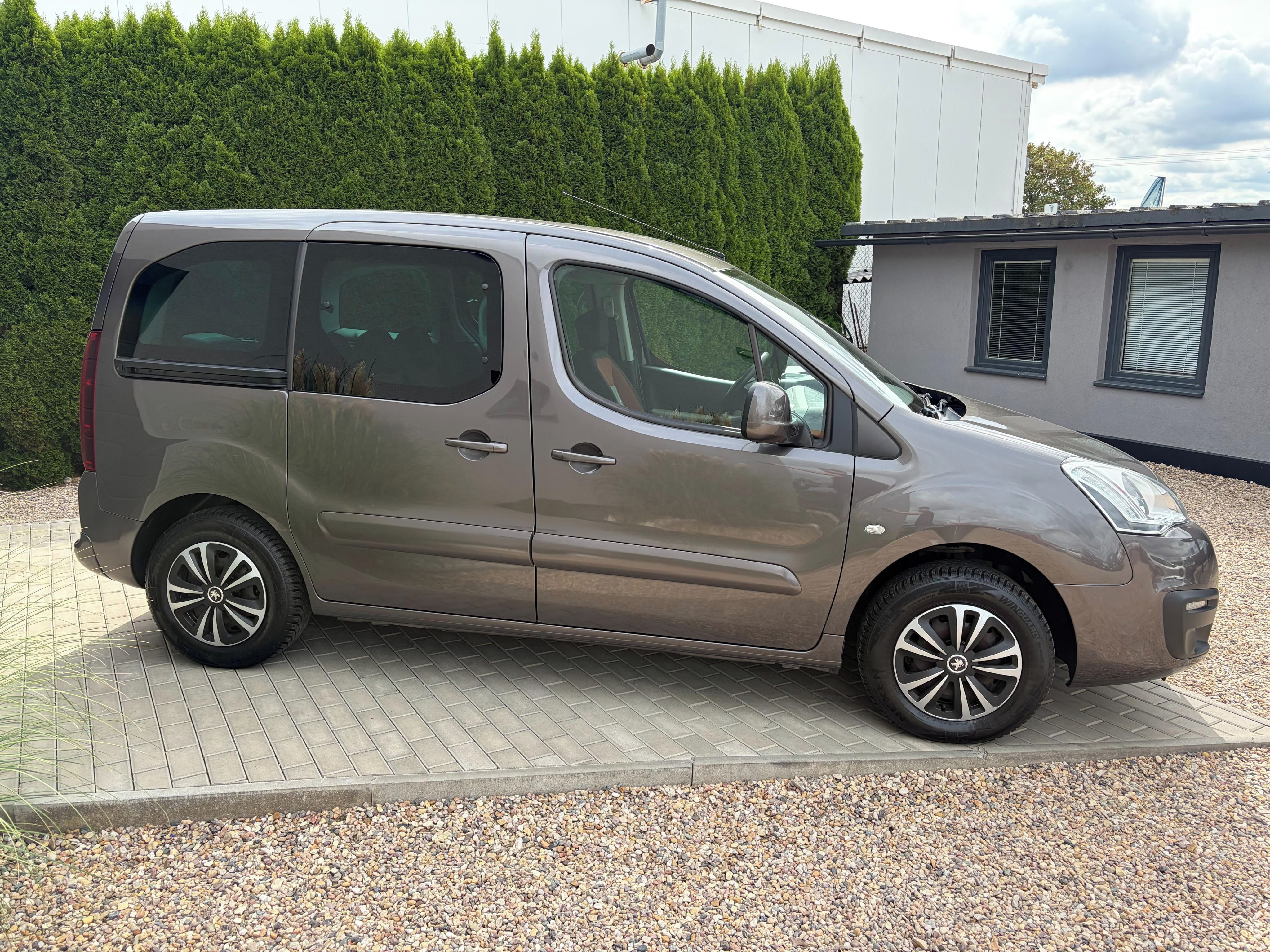Peugeot Partner, Tepee 1.6i 72kW, Po 1. Majitel - fotka 6