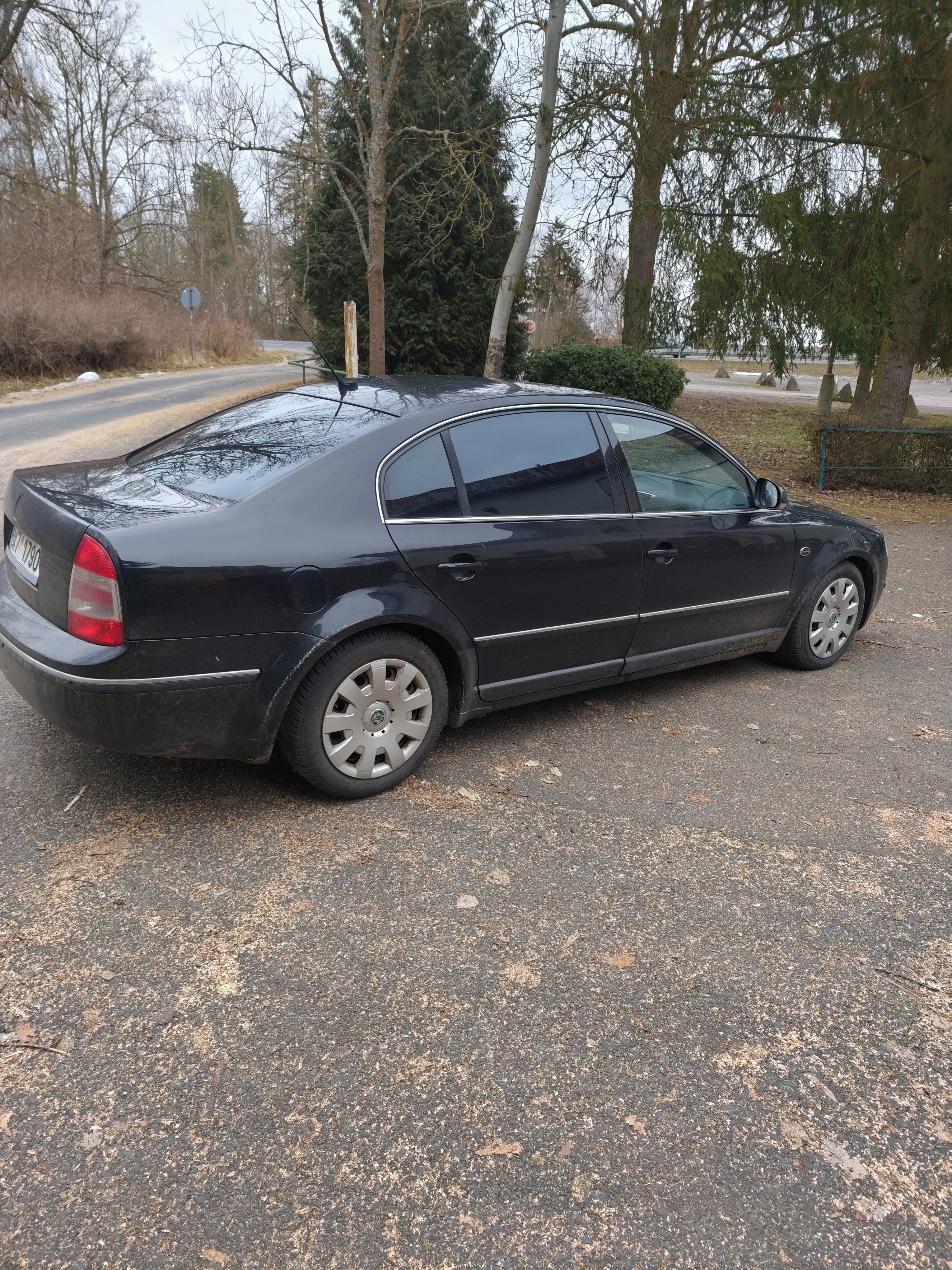 Škoda Superb, 2,5 Laurin & Klement - fotka 3
