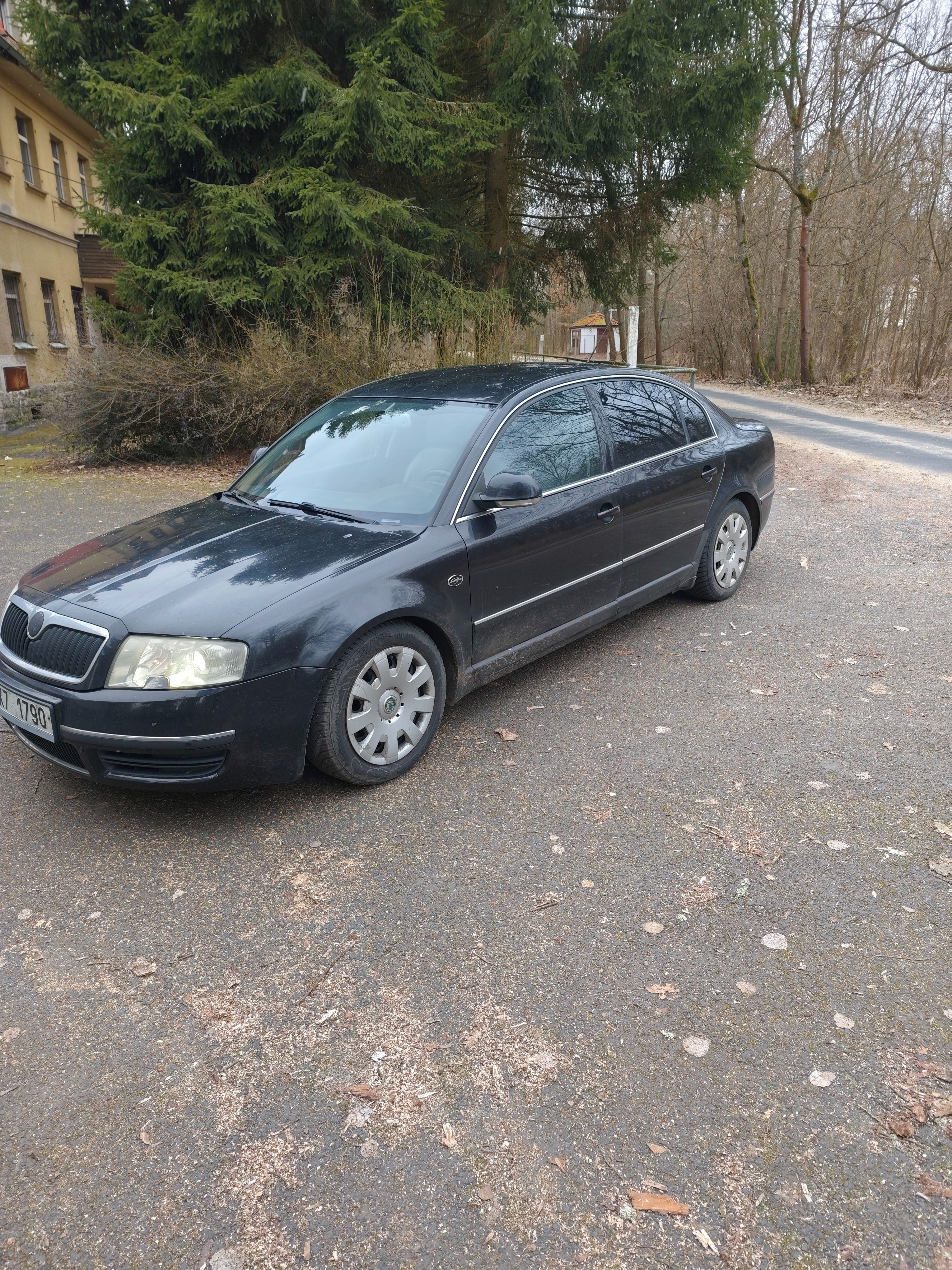 Škoda Superb, 2,5 Laurin & Klement - fotka 6