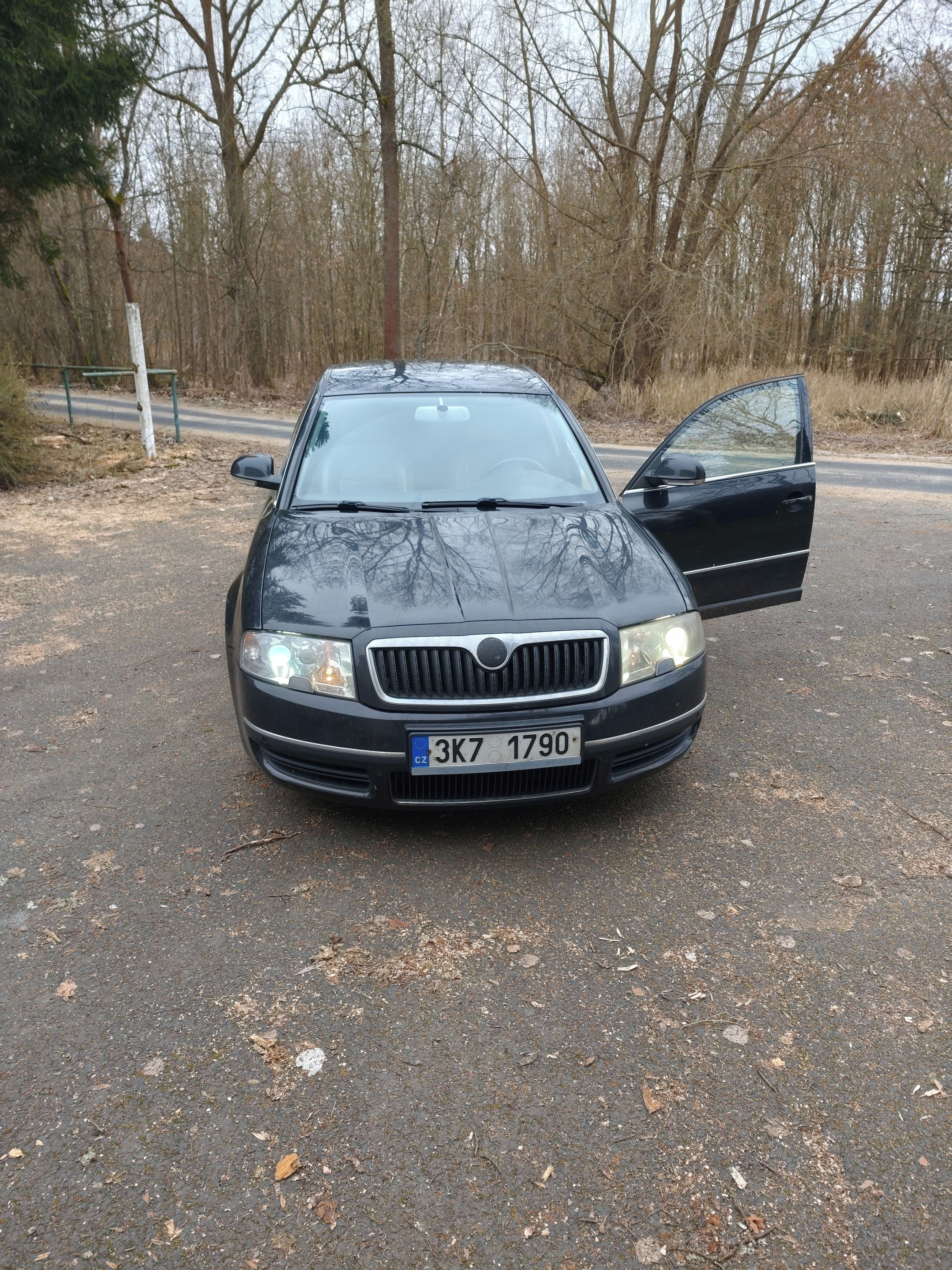 Škoda Superb, 2,5 Laurin & Klement - fotka 5