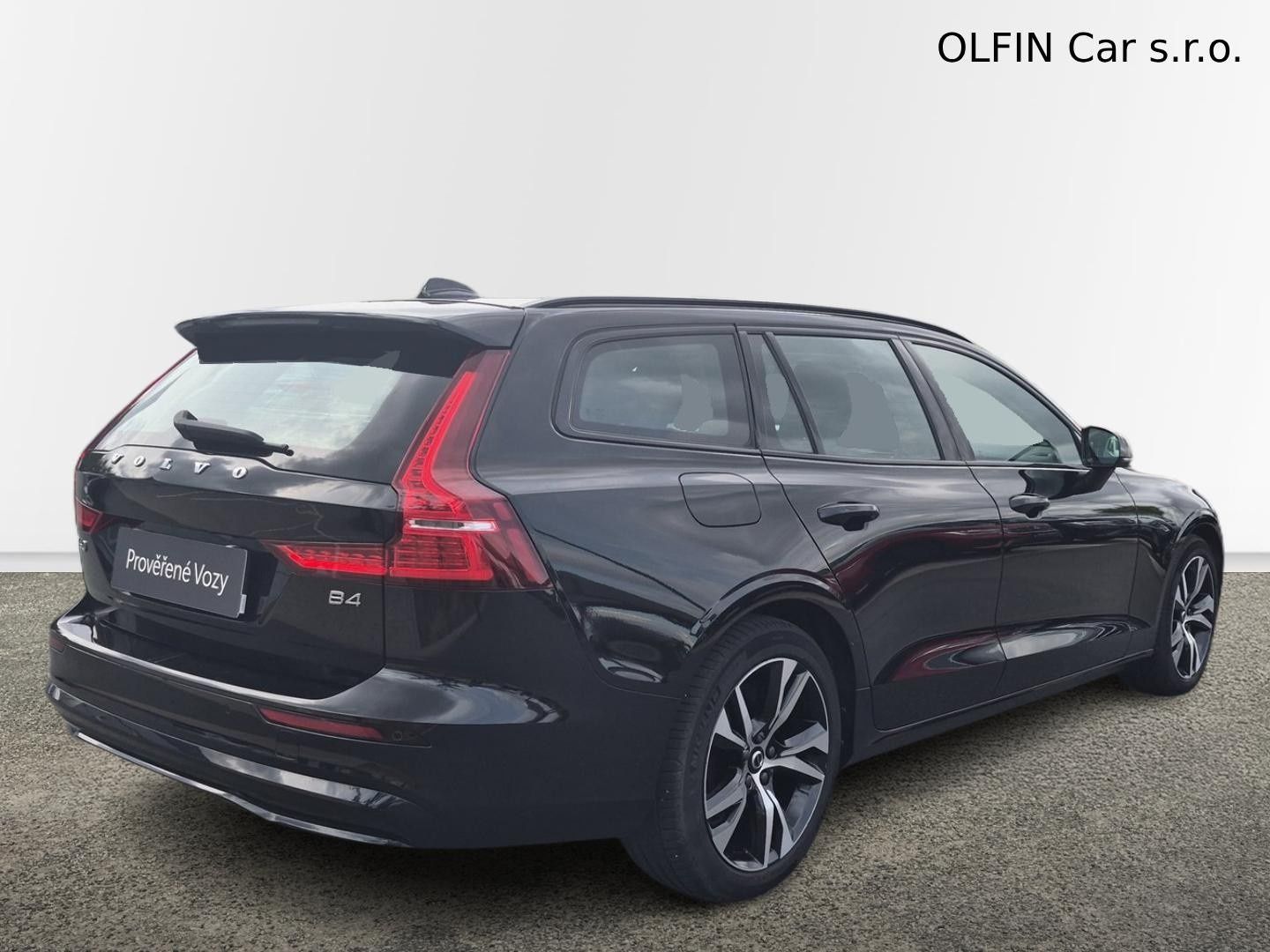 Volvo V60, B4 benzin Plus Dark DCT - fotka 2
