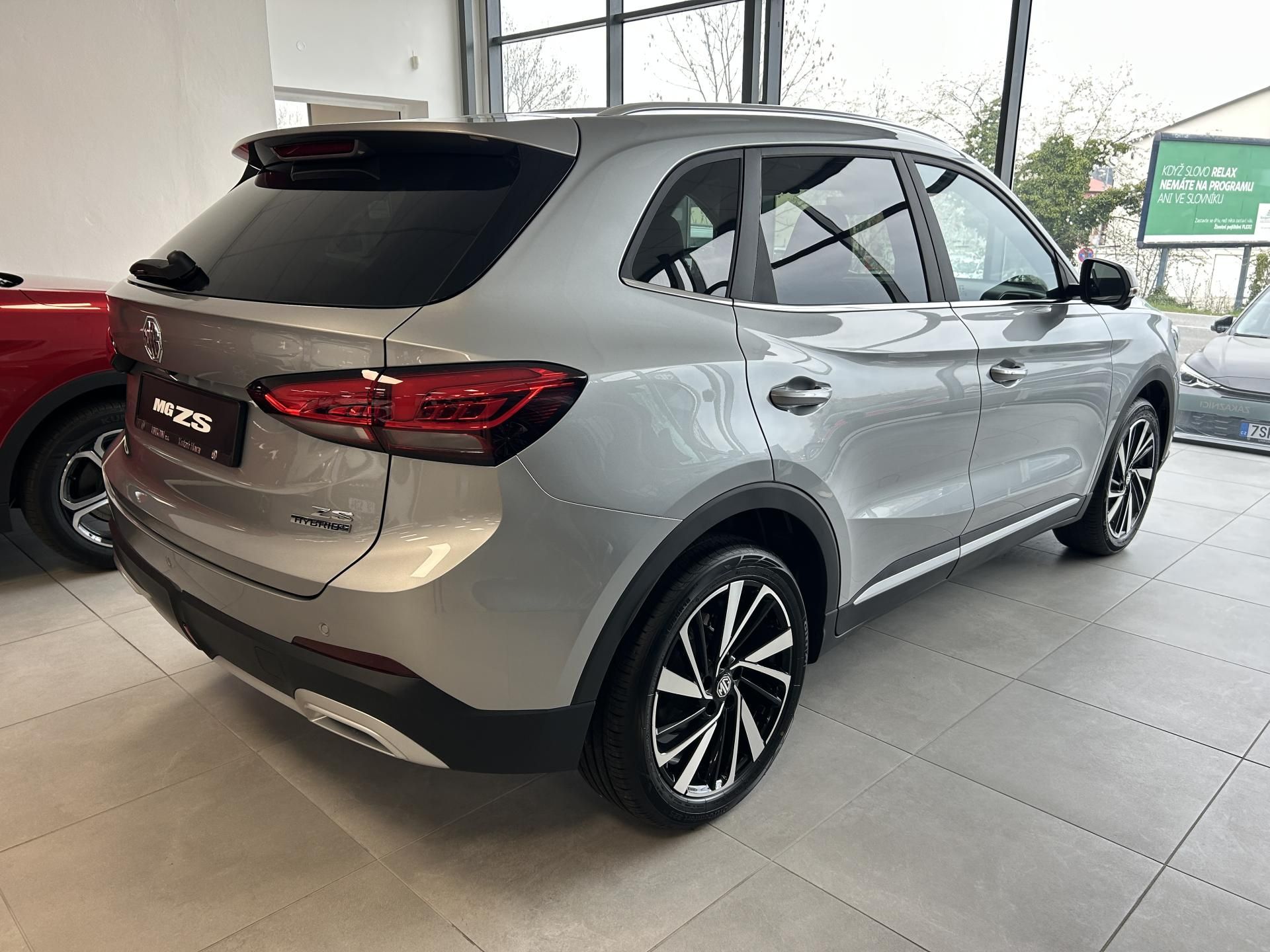 MG ZS, HEV 145kW Exclusive - fotka 6