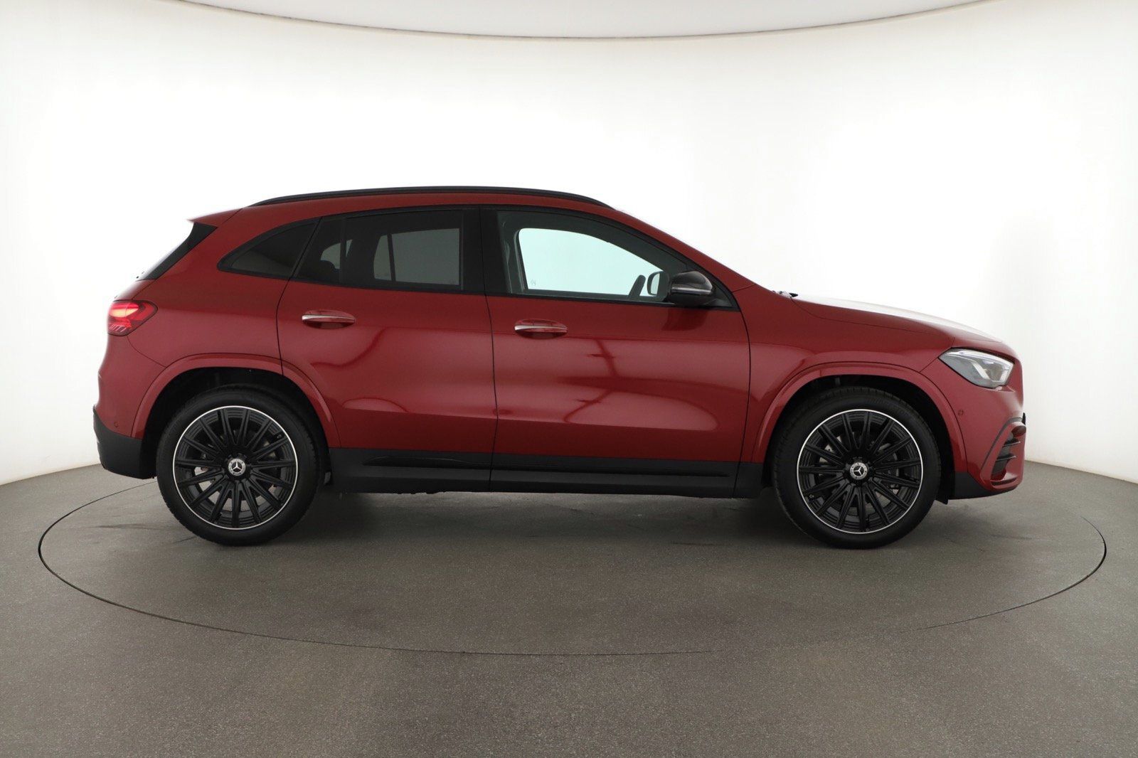 Mercedes-Benz GLA, 220 4MATIC, AMG Line, Automat - fotka 6