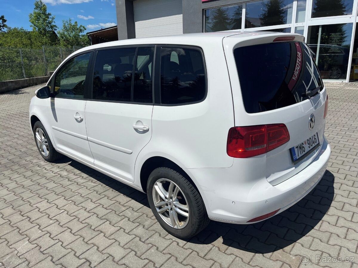 Volkswagen Touran - fotka 4