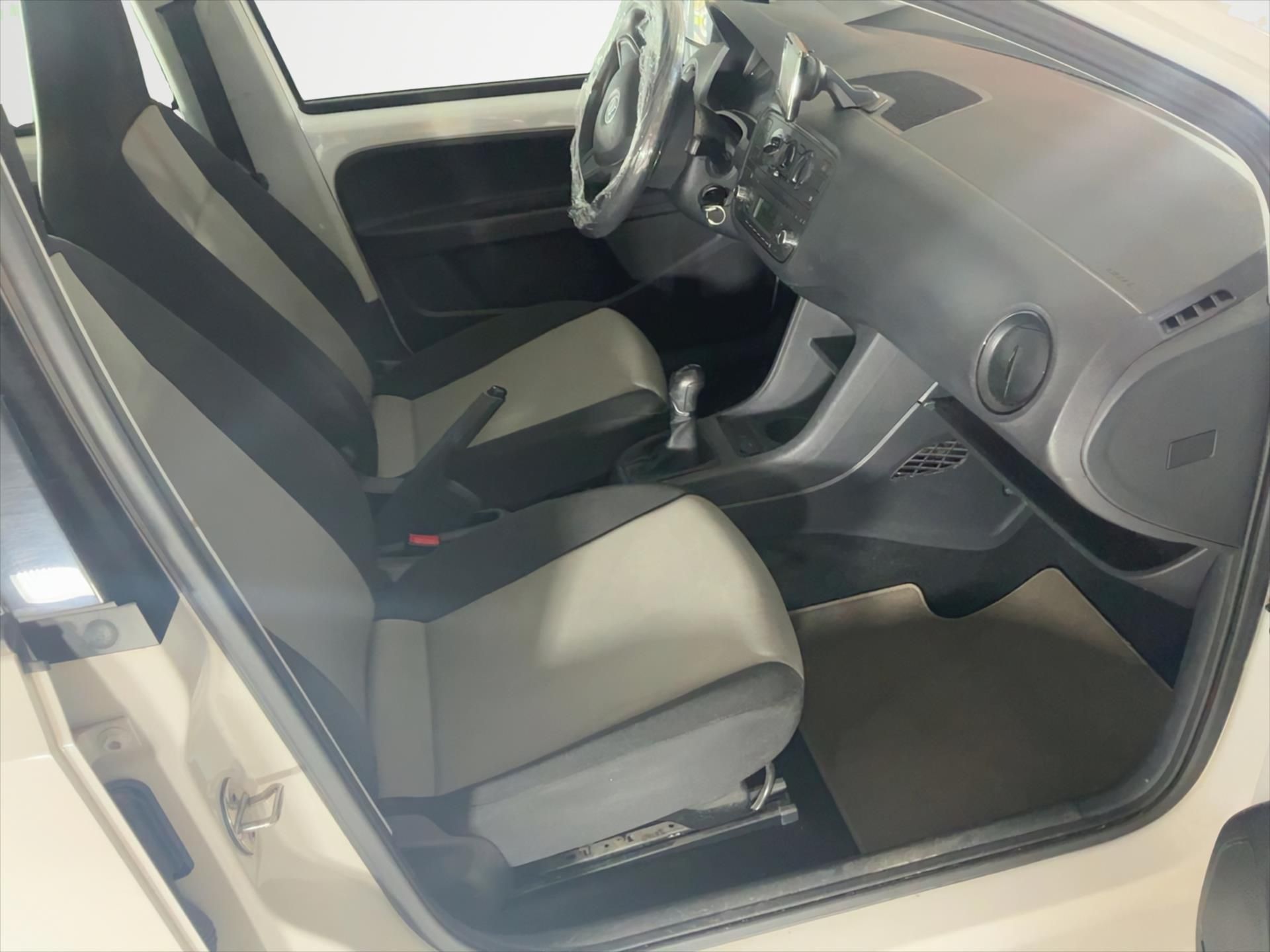 Škoda Citigo, 1,0 MPi  + ZIMNÍ KOLA - fotka 5