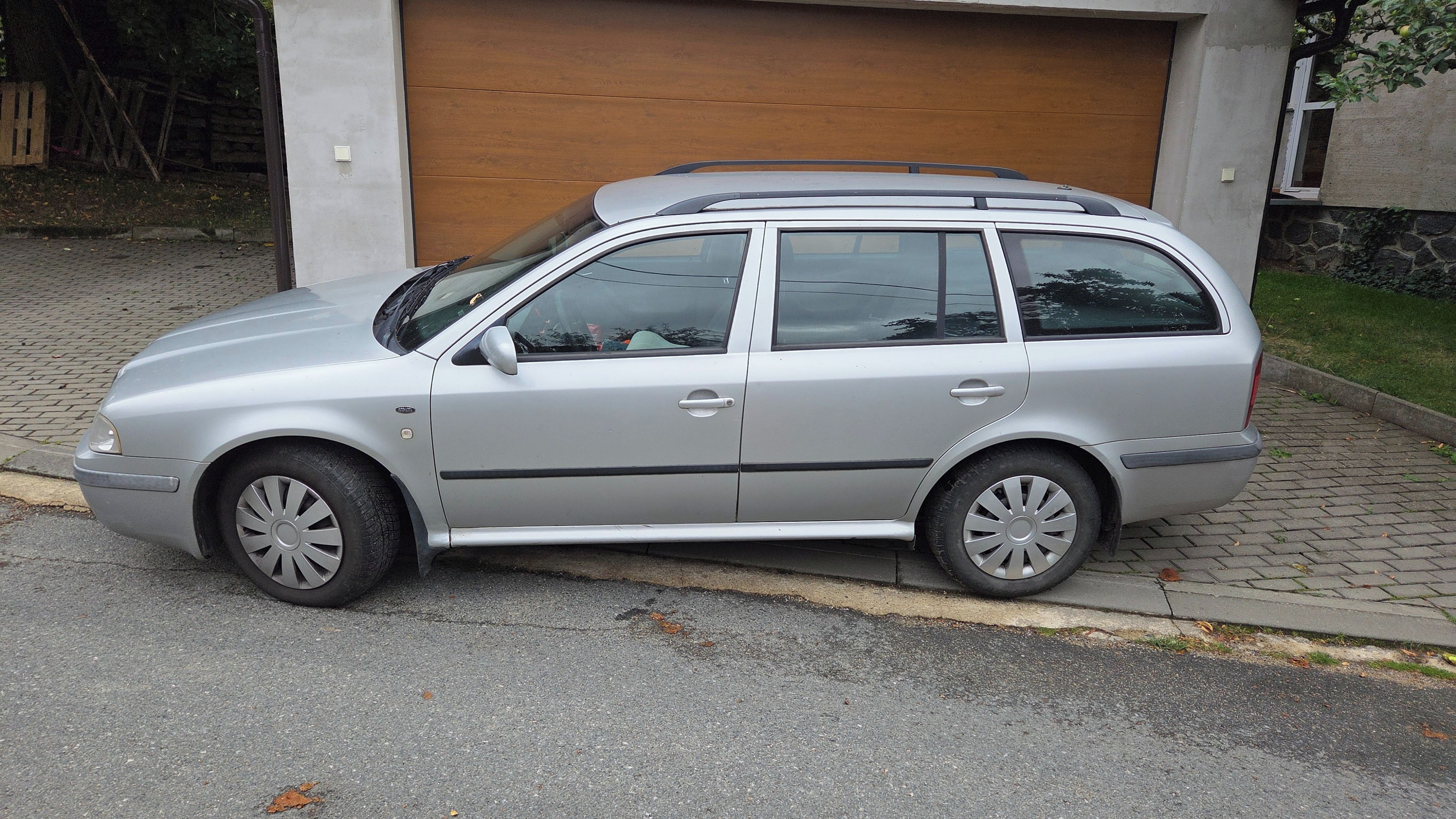 Škoda Octavia, Škoda Octavia Combi  1,6  LPG - fotka 2