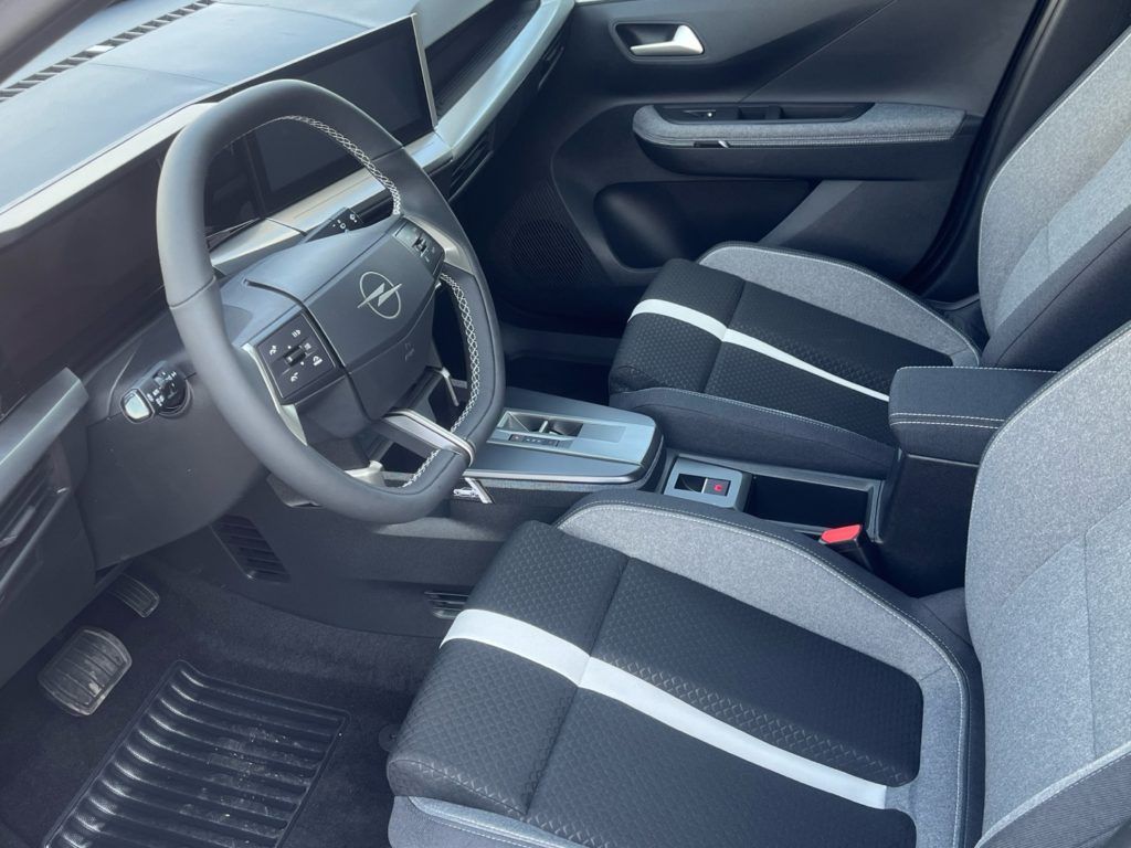 Opel Frontera, GS Hybrid 1.2T (81kW/110k)) - fotka 6