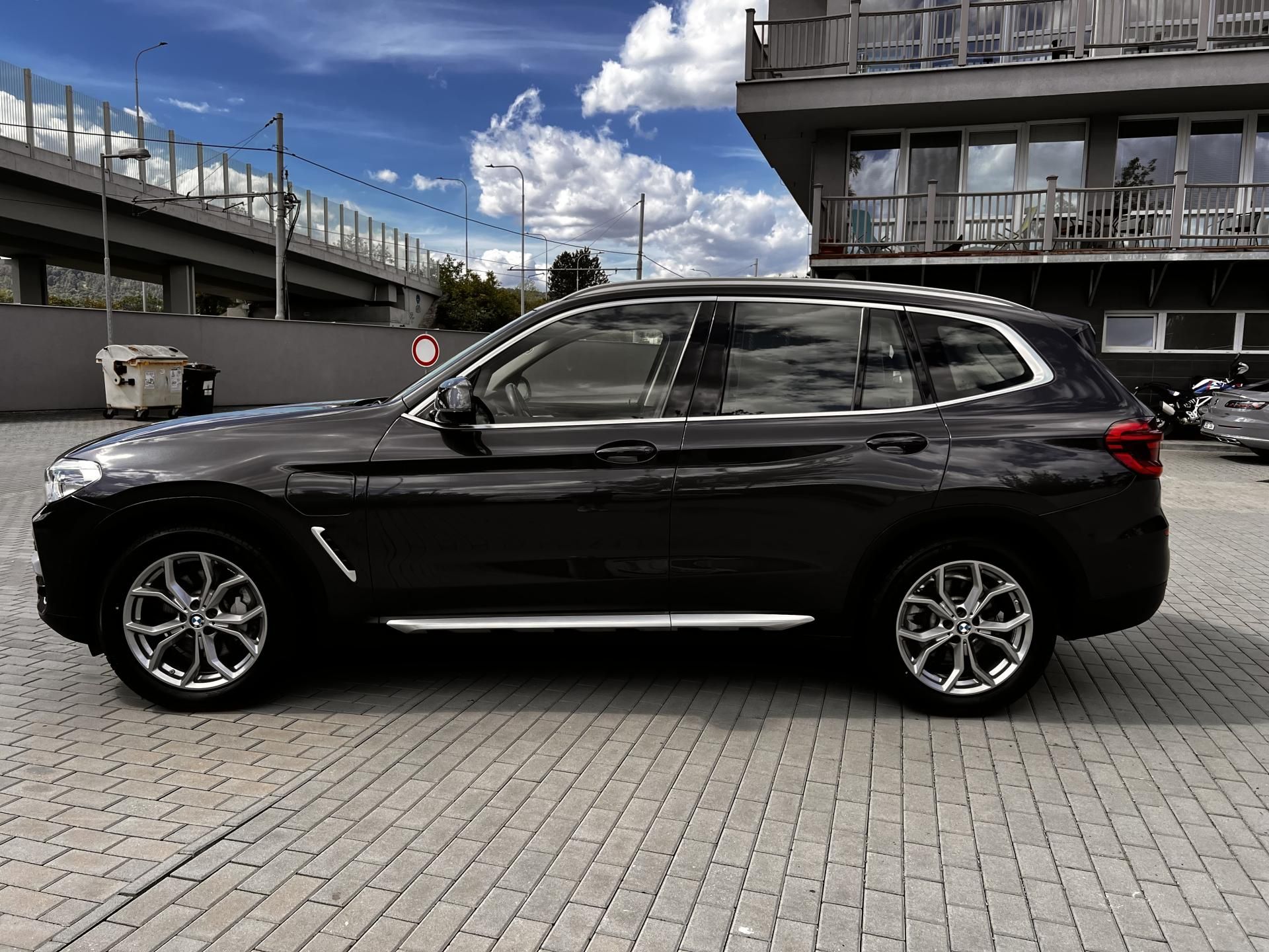BMW X3, 30e xDrive 1. majitel - fotka 6