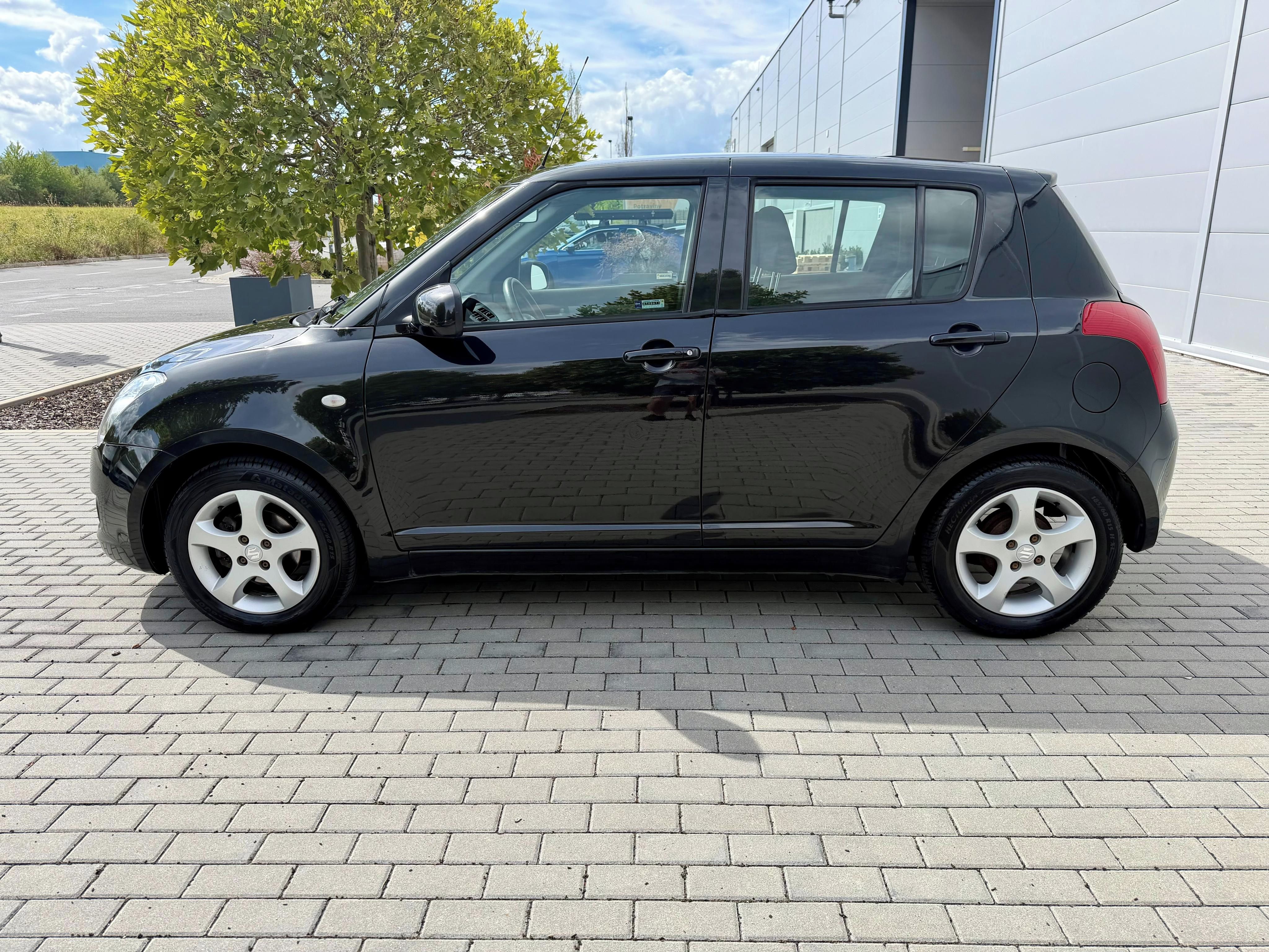 Suzuki Swift, 1.3 GLX AUTOMAT KOUP. ČR!!! - fotka 5