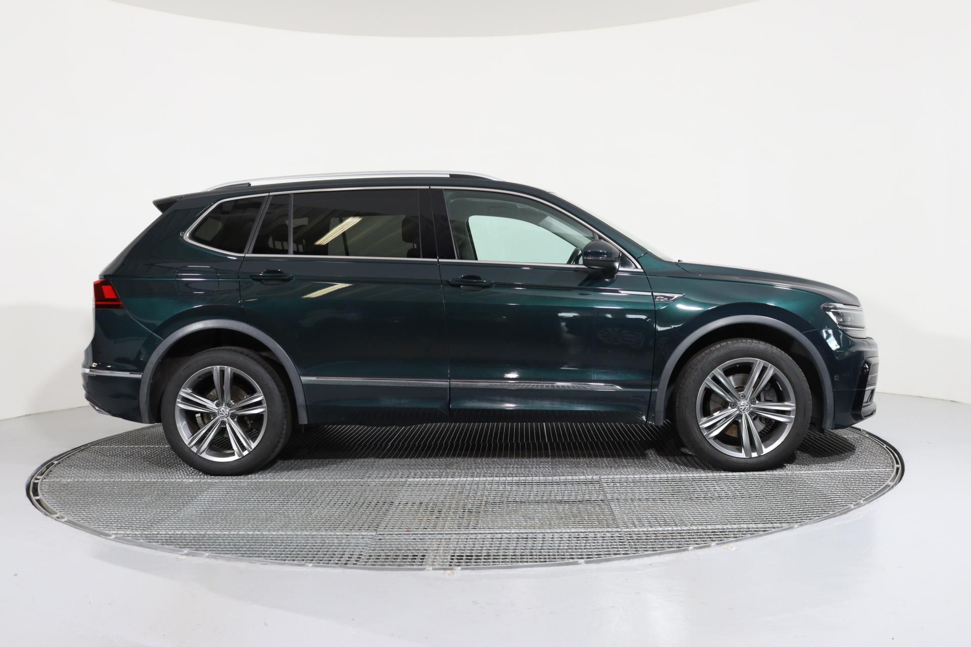 Volkswagen Tiguan Allspace, 2,0 TSI 4MOTION DSG/TAŽNÉ Z.,A - fotka 3