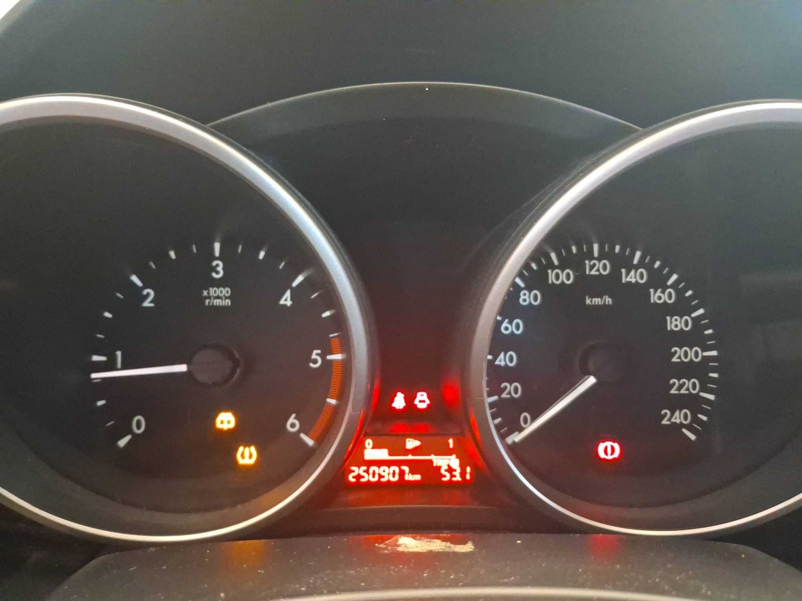 Mazda 5, 1.6 D, 7 míst, Tažné - fotka 3