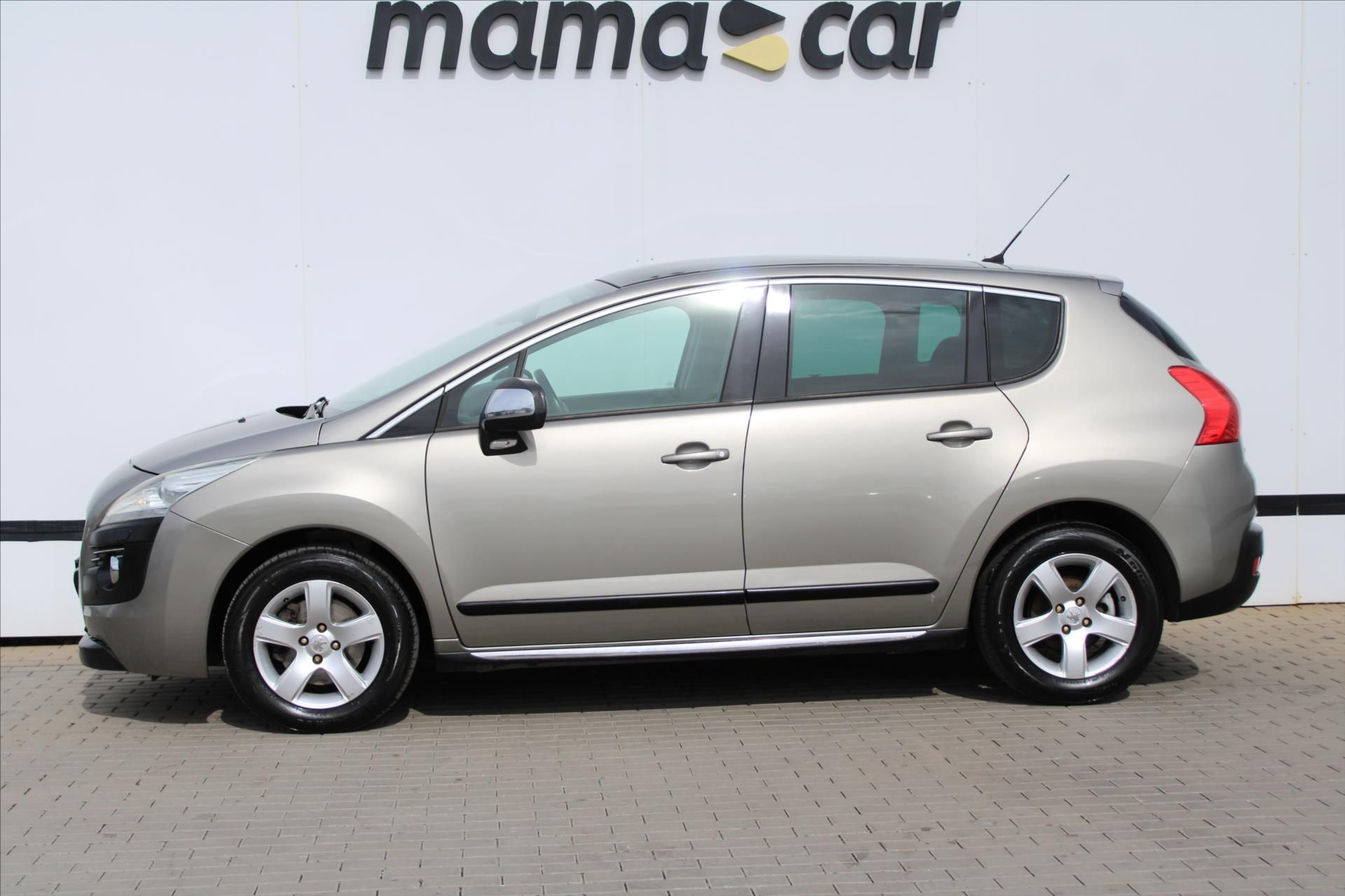 Peugeot 3008, 1.6THP 115kW PREMIUM ČR - fotka 4