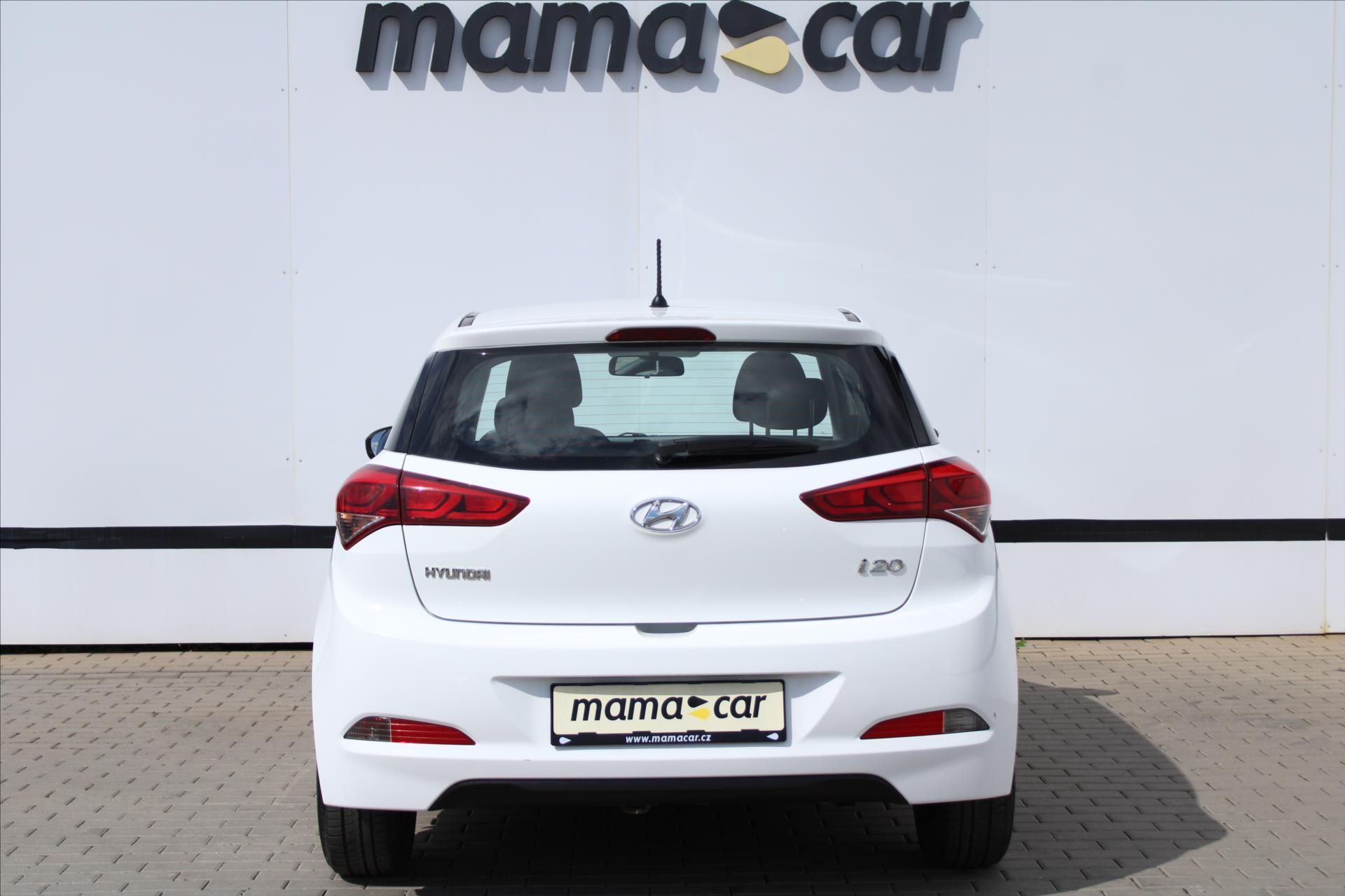 Hyundai i20, 1.2i 55kW FAMILY ČR - fotka 6
