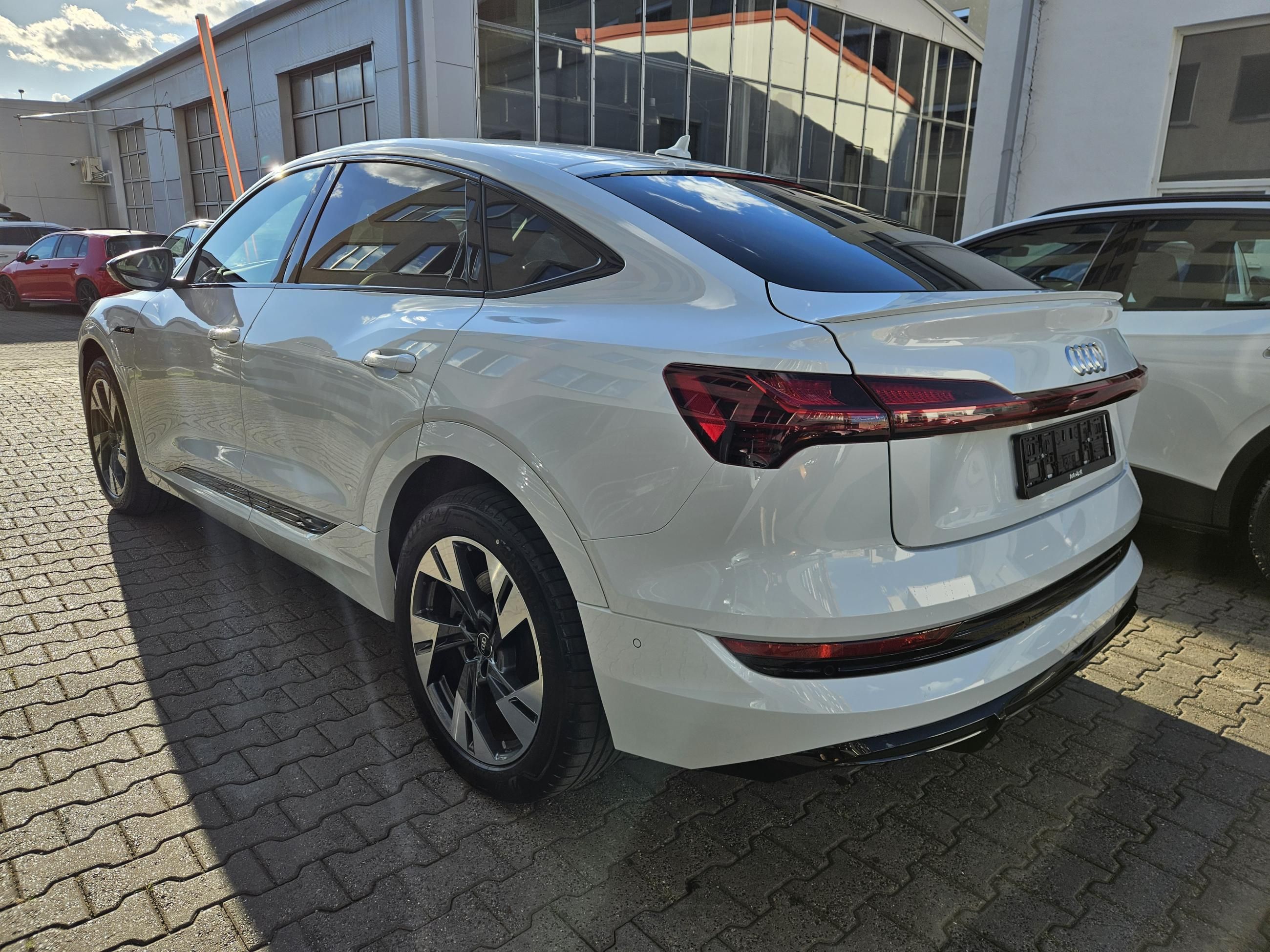 Audi e-tron, Sportback 50 S-line 4x4 Tažné - fotka 5