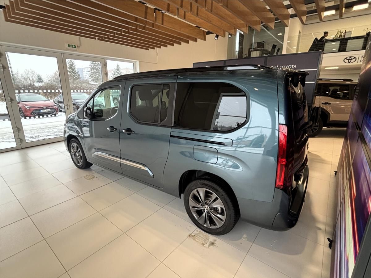 Toyota Proace City Verso, 1,5   LWB 1.5D 130 AT VIP - fotka 5