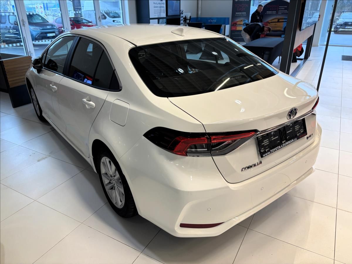 Toyota Corolla, 1,8   SD Comfort HEV - fotka 5