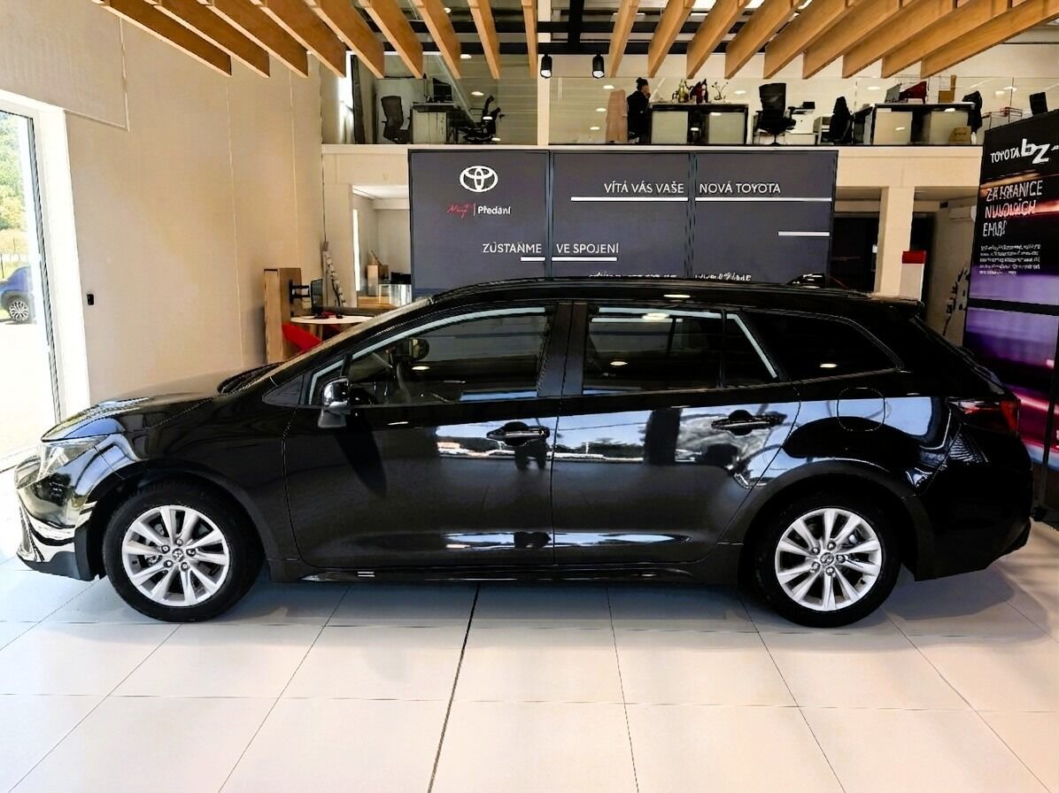 Toyota Corolla, 1,8   TS Comfort HEV - fotka 4