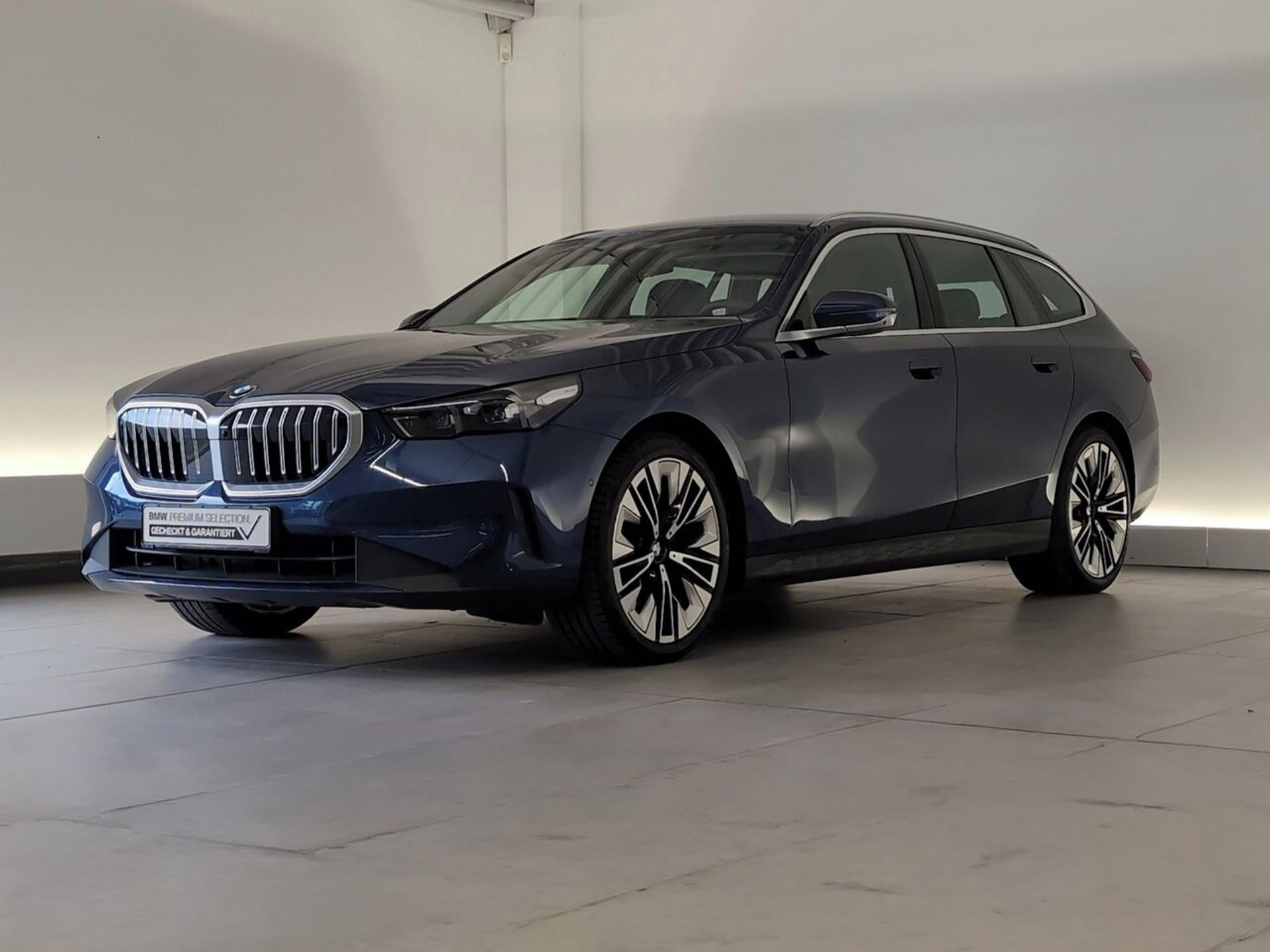 BMW Řada 5, 520d xDrive 360 HuD ACC Venti