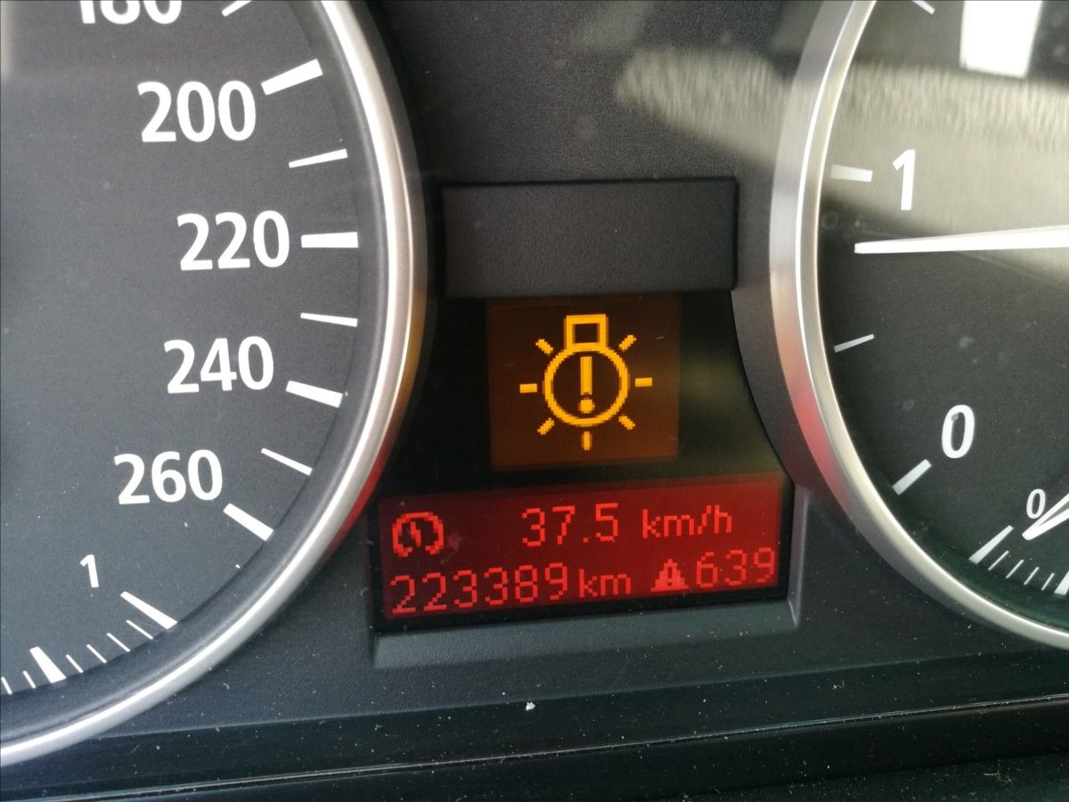 BMW Řada 3, 2,0 d 320d kombi - fotka 6