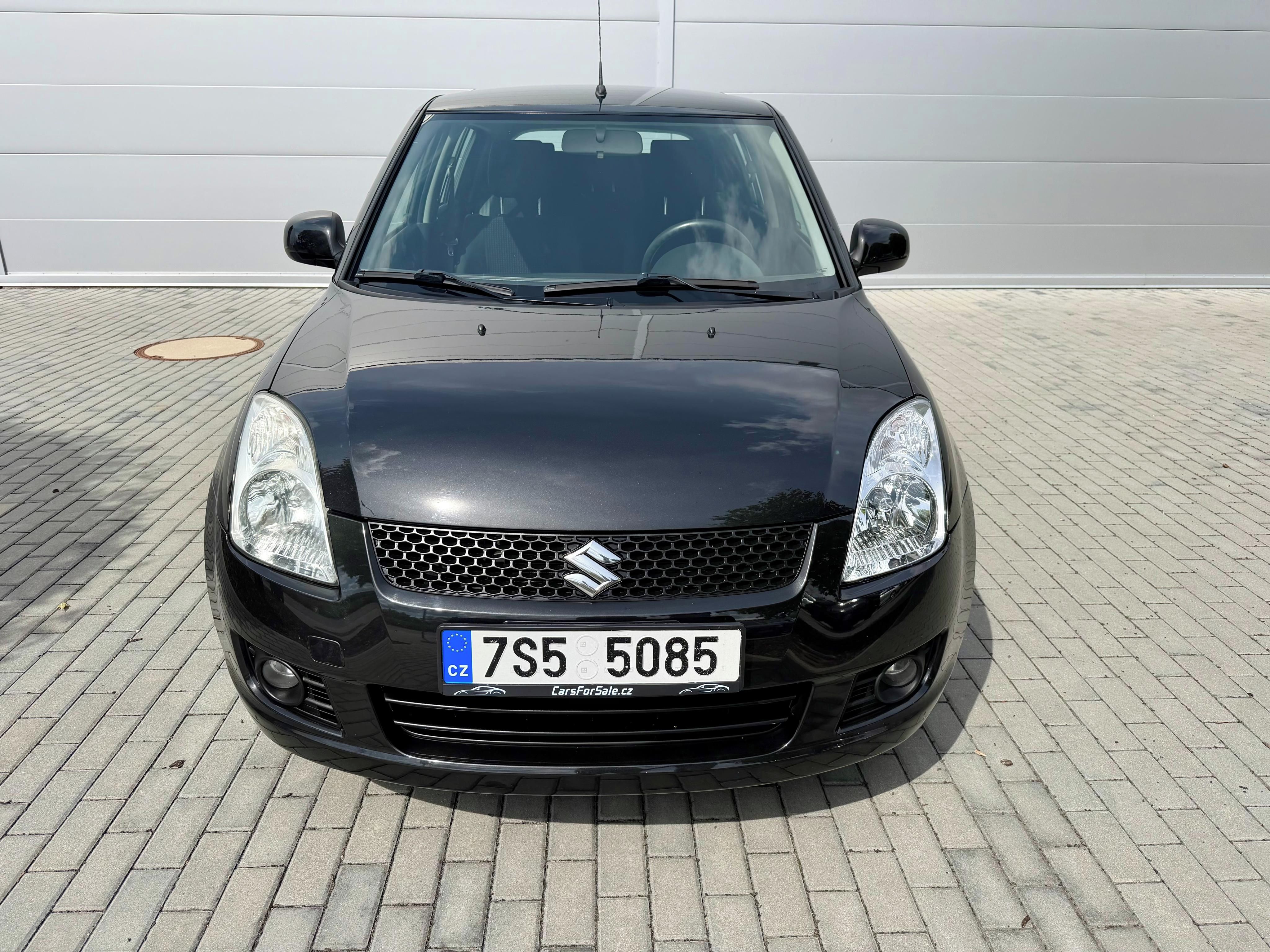 Suzuki Swift, 1.3 GLX AUTOMAT KOUP. ČR!!! - fotka 2