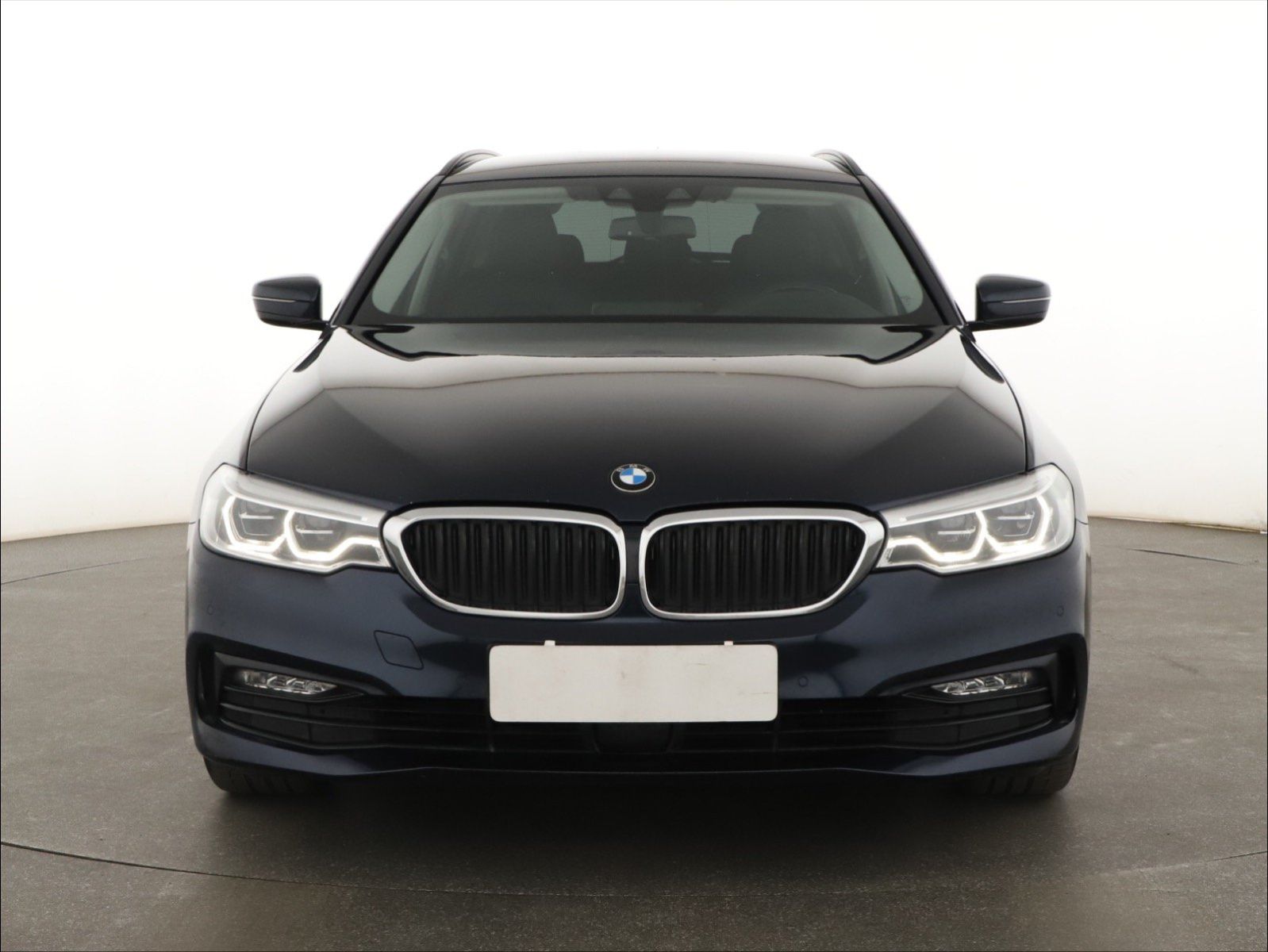 BMW Řada 5, 530d xDrive, 4X4, Automat - fotka 2