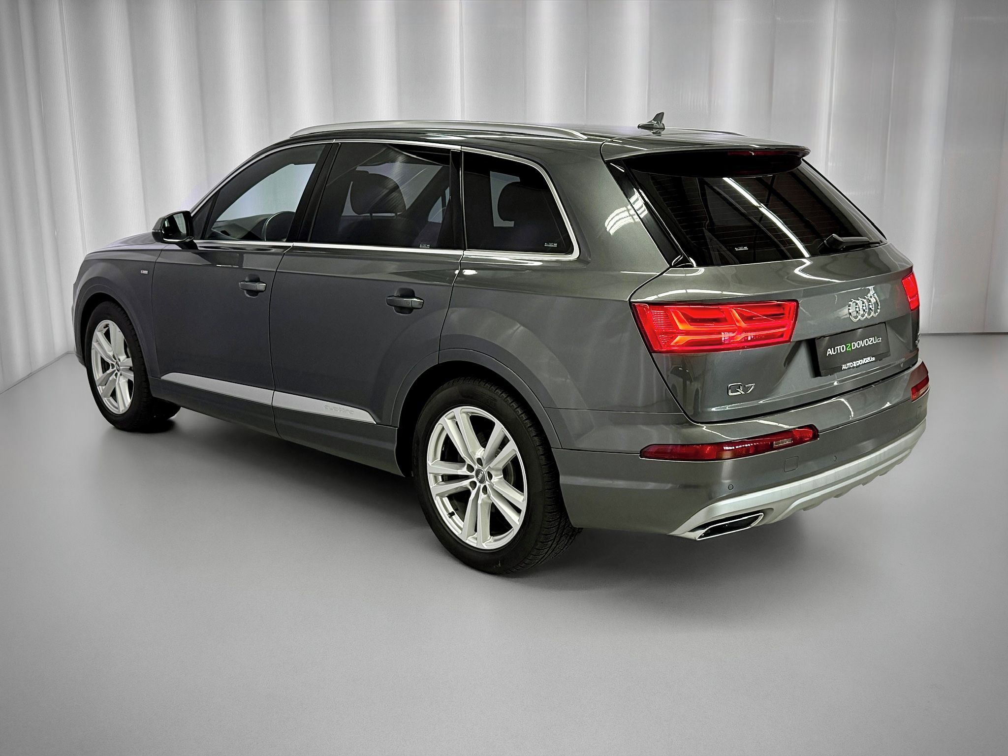 Audi Q7, 3.0TDI 200KW QUATTRO S-LINE - fotka 4