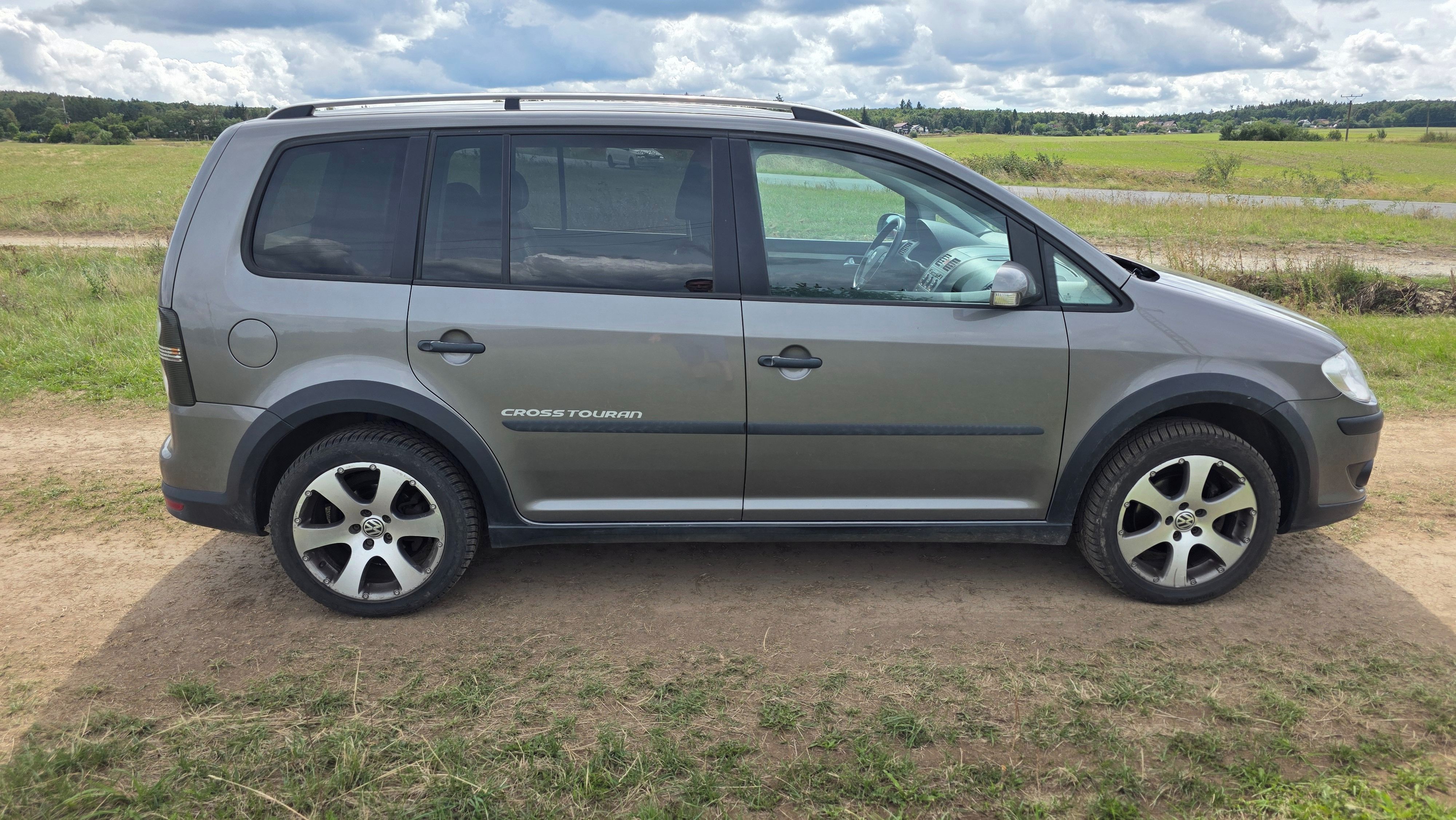 Volkswagen Touran, 1.4 tsi 103kw CROSS - fotka 4