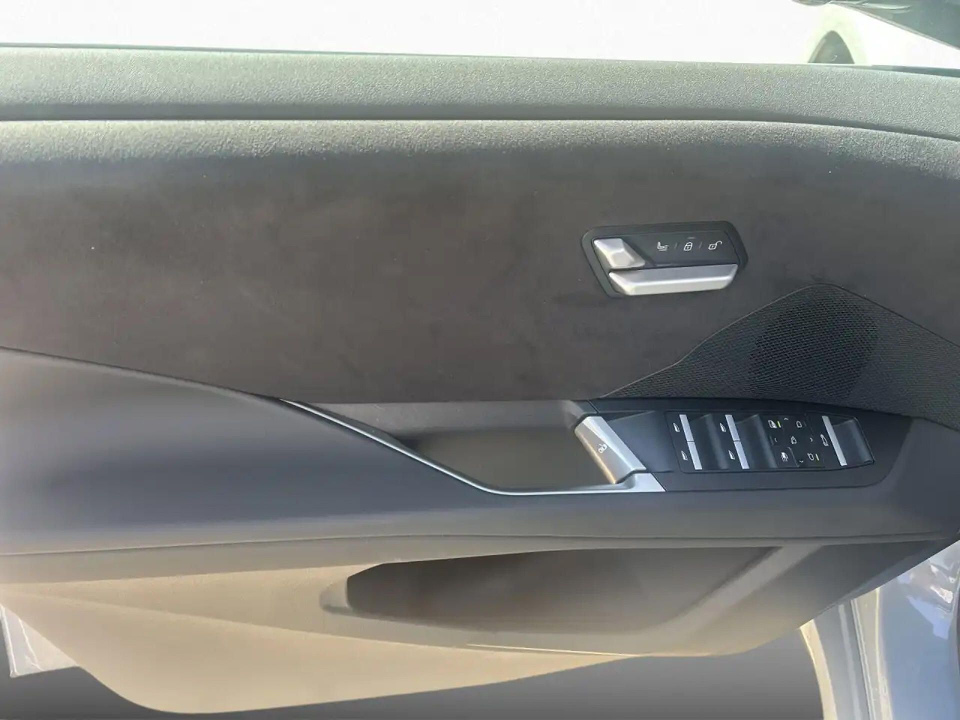 BMW iX3, 50 xDrive M-Sport Pro HuD Pano - fotka 6